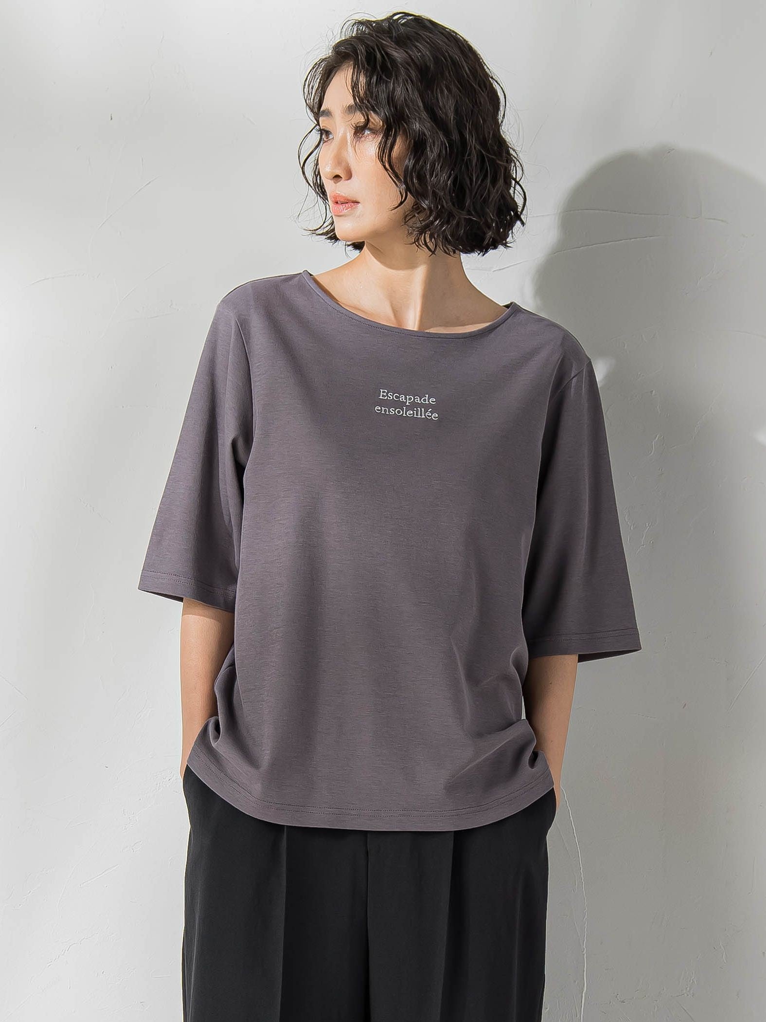 【大きいサイズ】【biyori】刺繍ロゴTシャツ≪洗濯機で洗える≫