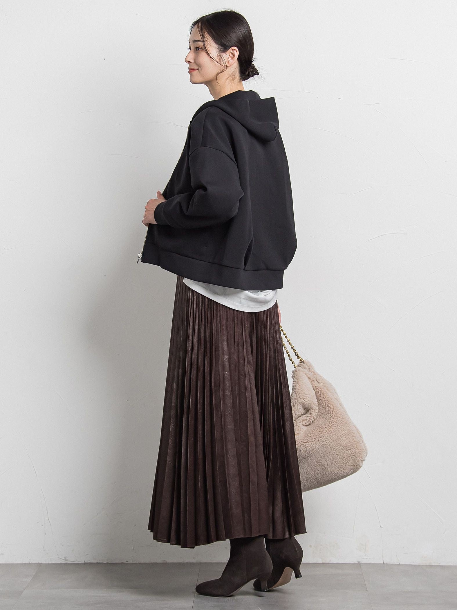 【カタログ掲載】レザーライクサテンプリーツスカート≪洗える≫
