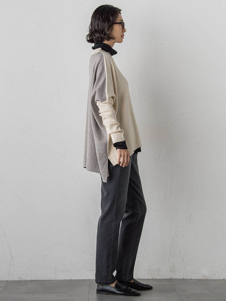 【WEB限定】”前後で印象が変わる”ドルマンバイカラーニット