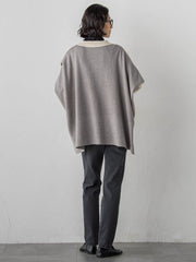 【WEB限定】”前後で印象が変わる”ドルマンバイカラーニット