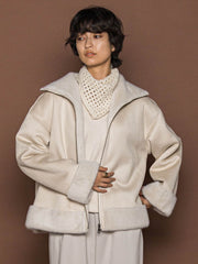 カジュアルだけど女っぽいフェイクムートンジャケット