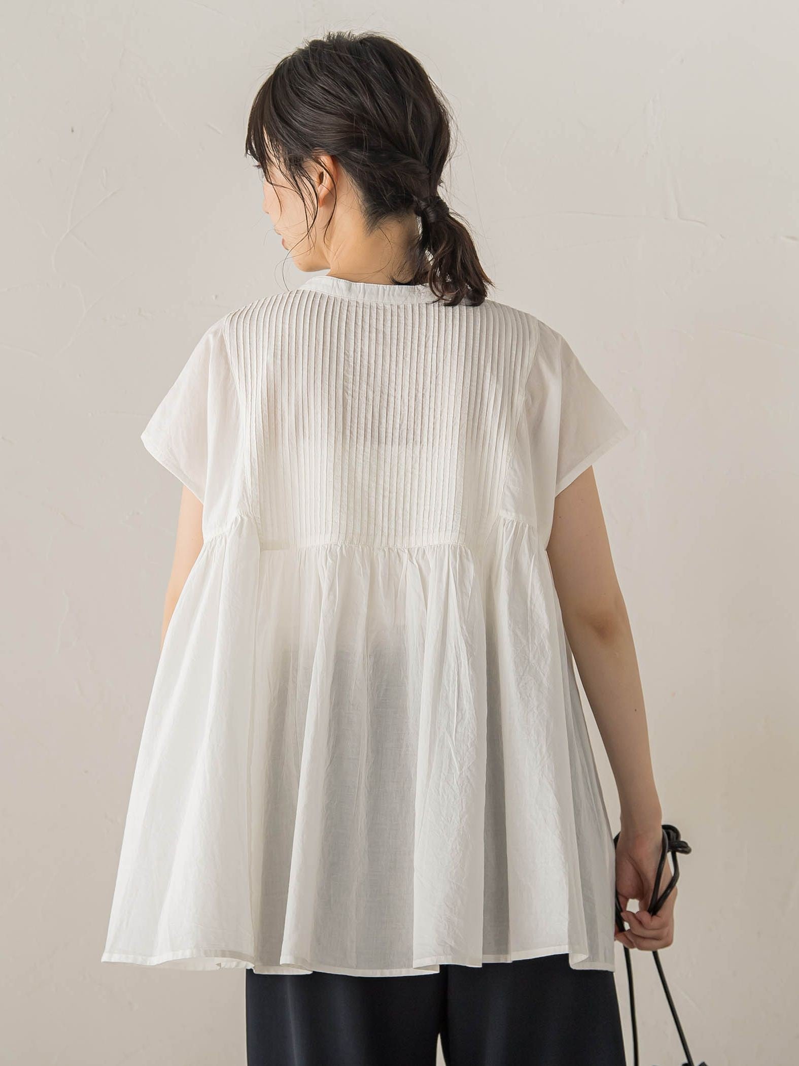 【WEB限定】キャンブリック立体刺繍ピンタックブラウス