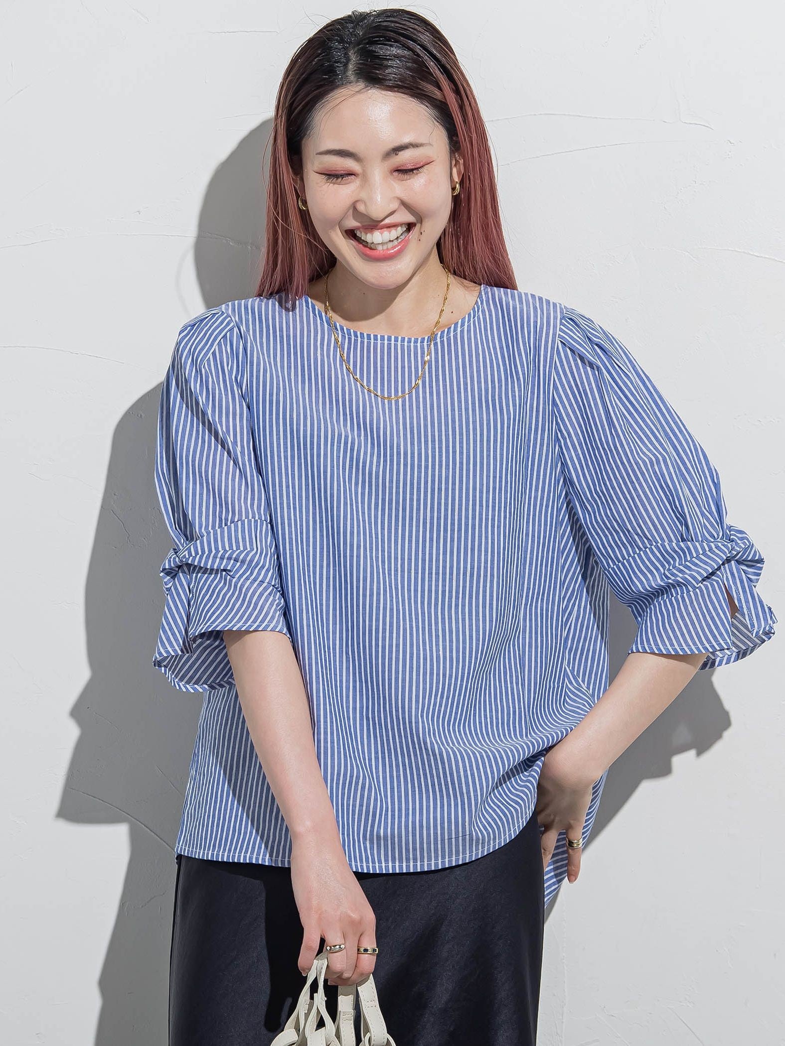 【WEB限定】ラメストライプ袖タックブラウス ≪手洗い可能≫