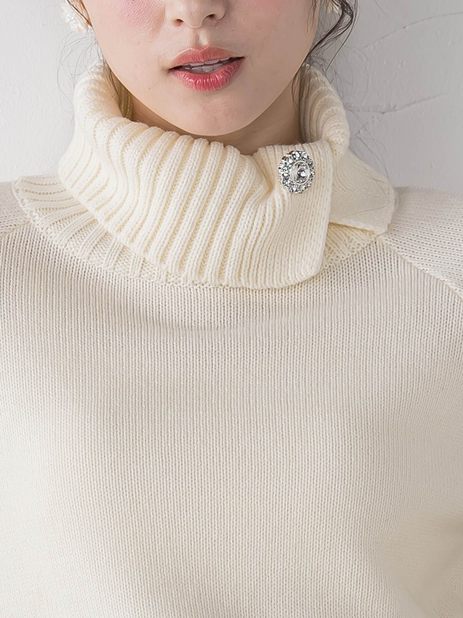 ジュエルボタンニット