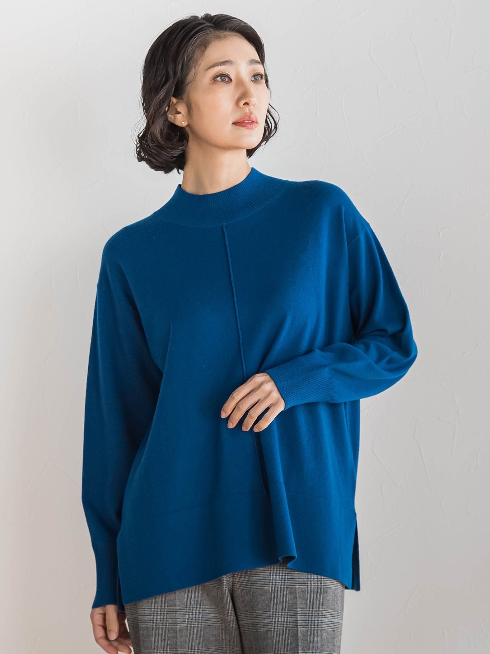 ファインウールハイネックニット