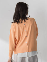 バックボタンデザインニット