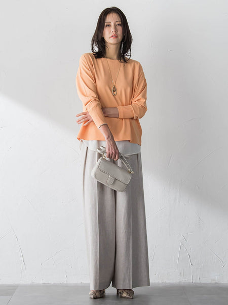 バックボタンデザインニット