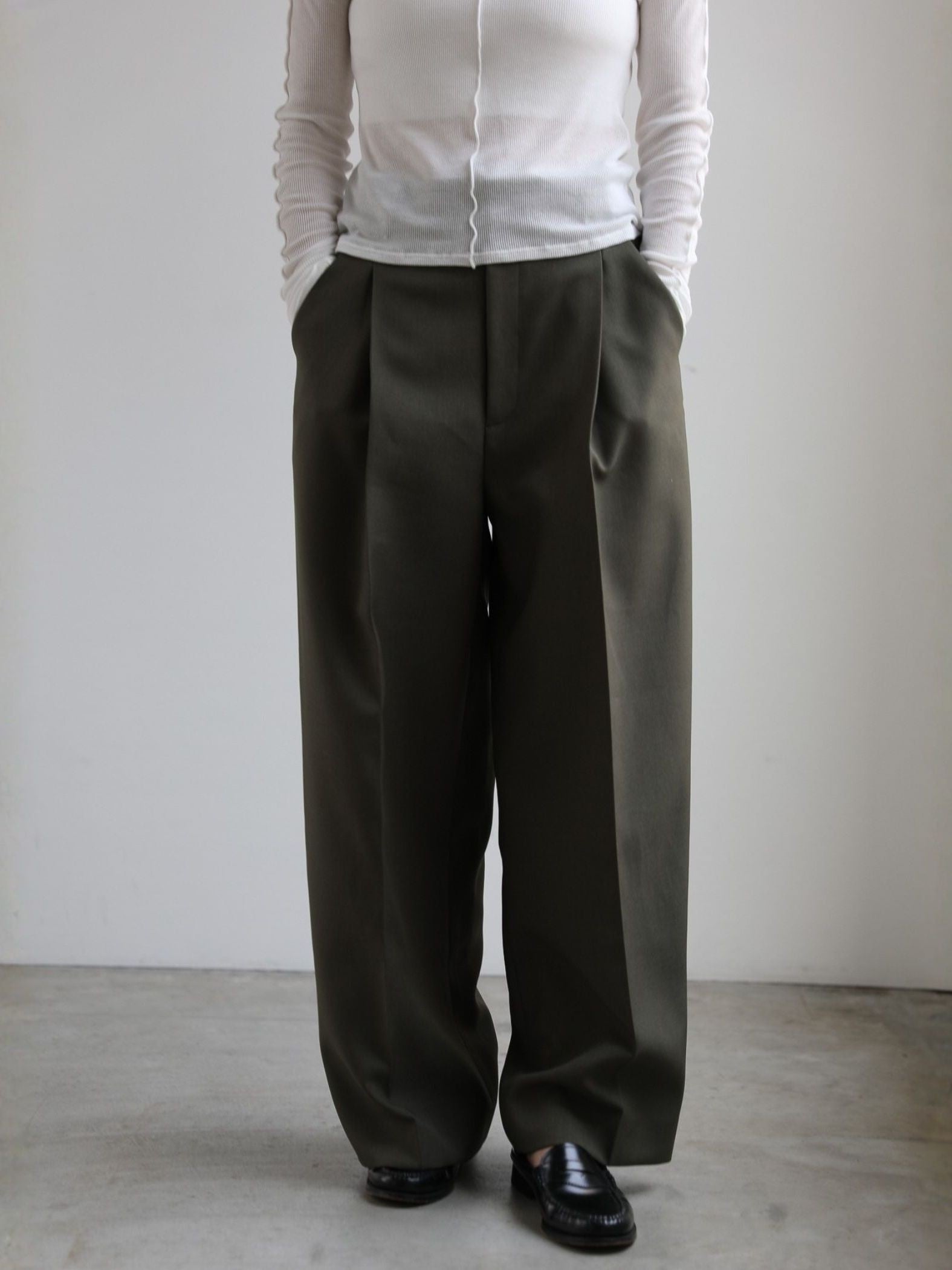 Gabardine tack trousers【日本製】≪手洗い可能≫