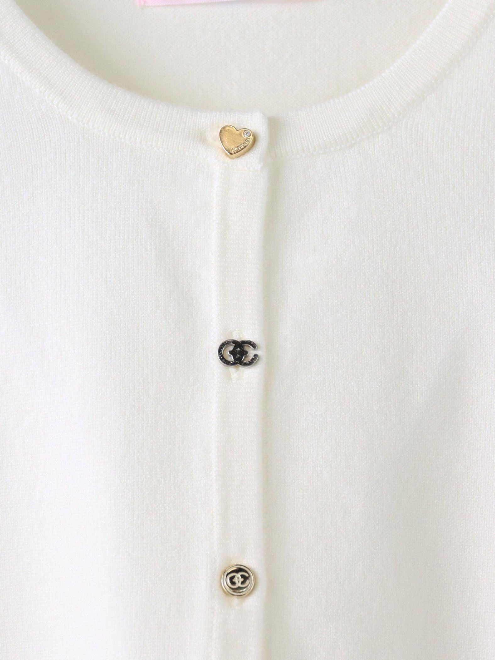 45TH限定≪QCロゴ入り≫マルチ釦ツインニット