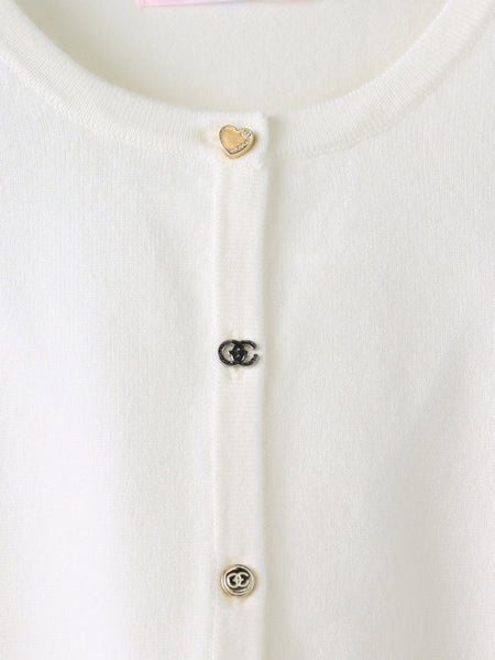45TH限定≪QCロゴ入り≫マルチ釦ツインニット