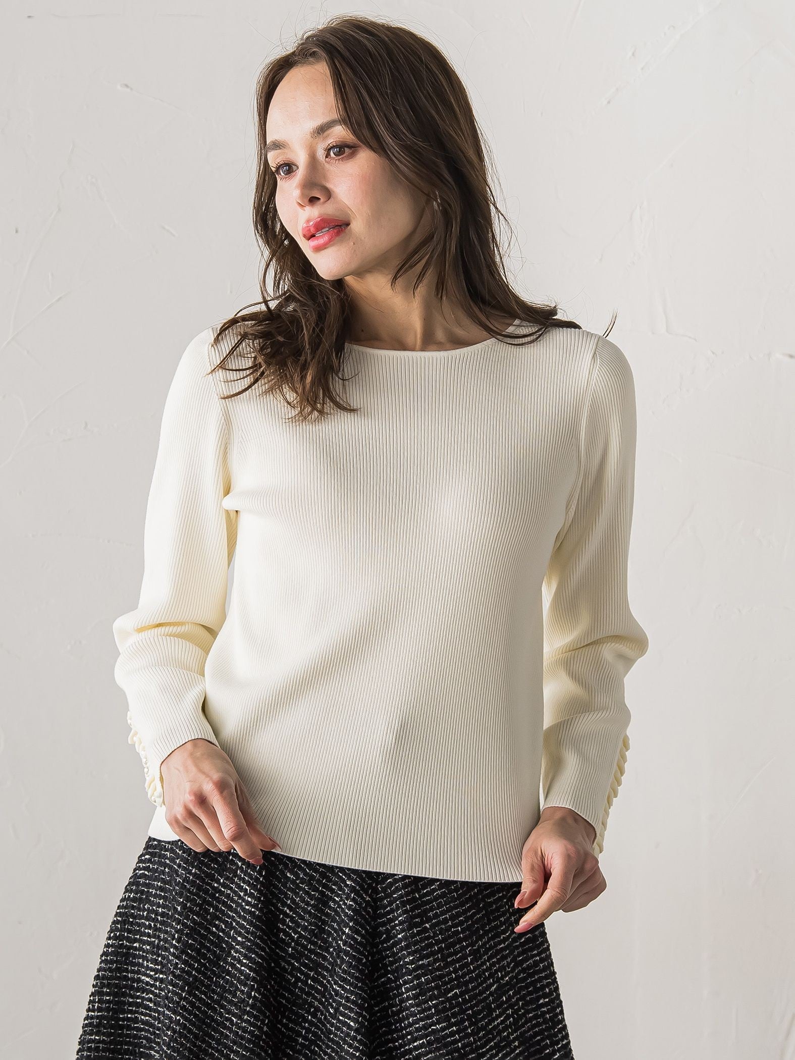 袖フリルパールリブニット