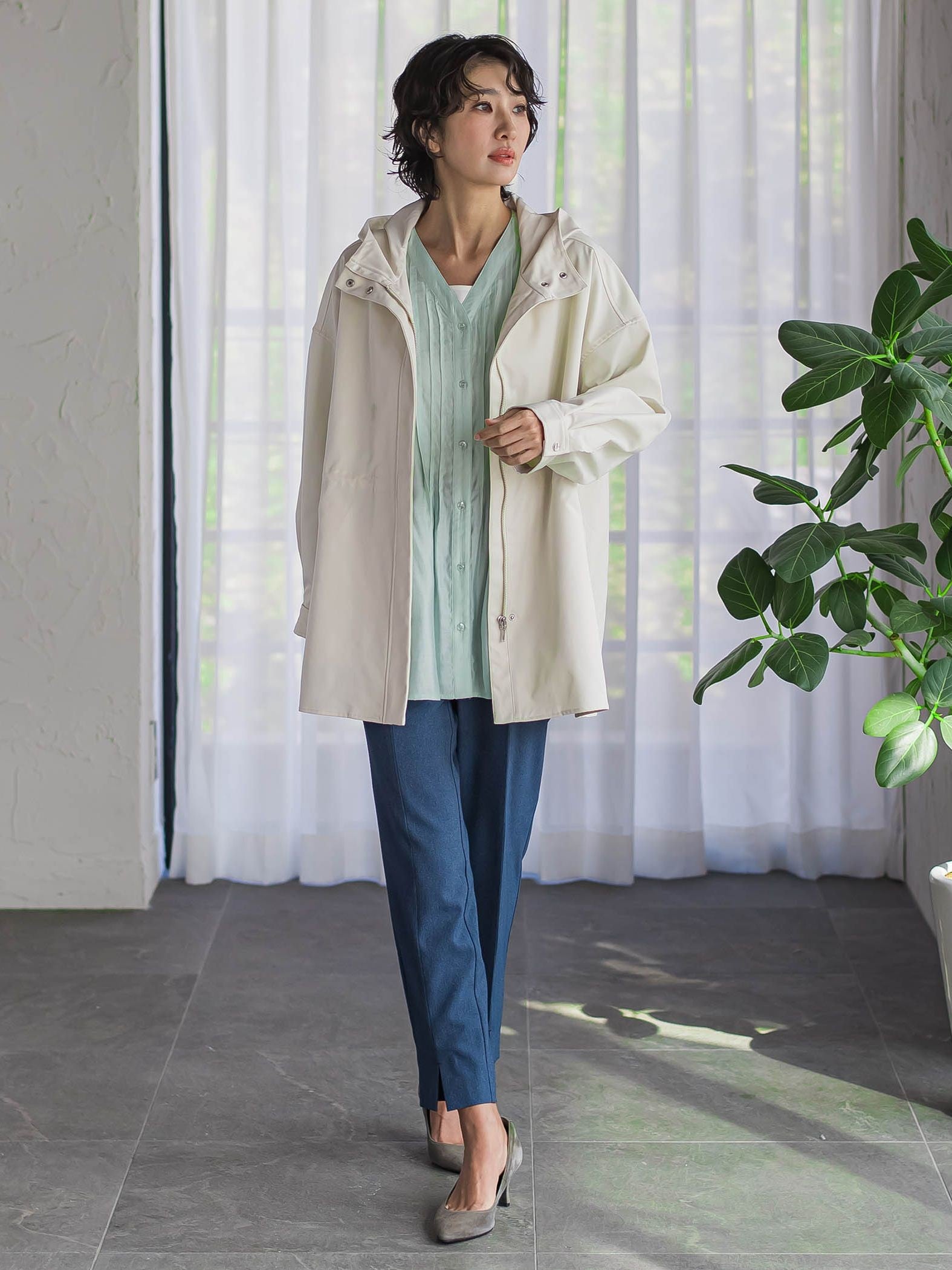 【WEB限定】“まるでデニム見え”裾スリットテーパードパンツ