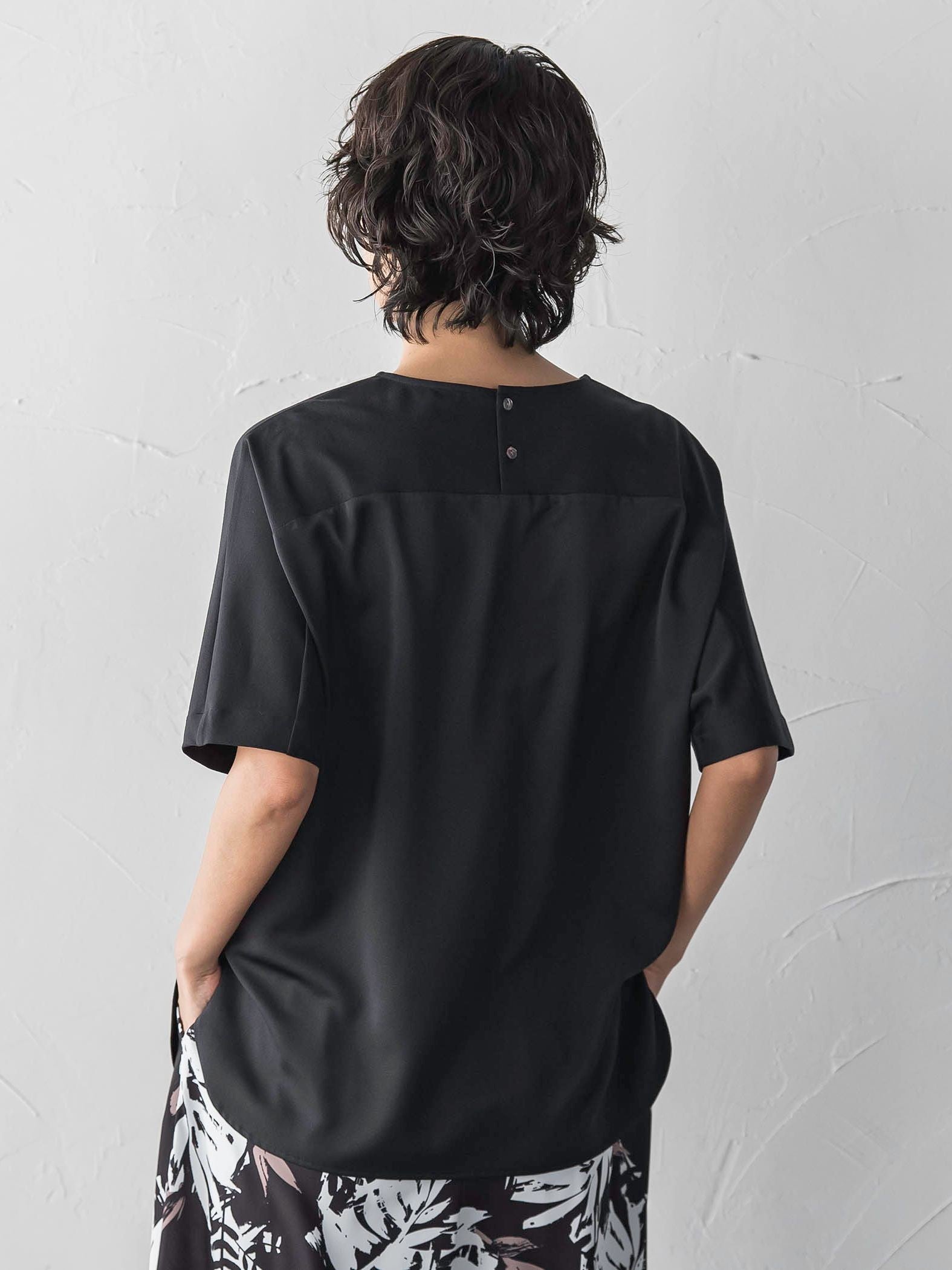 バックサテン切り替えスムースカットソー