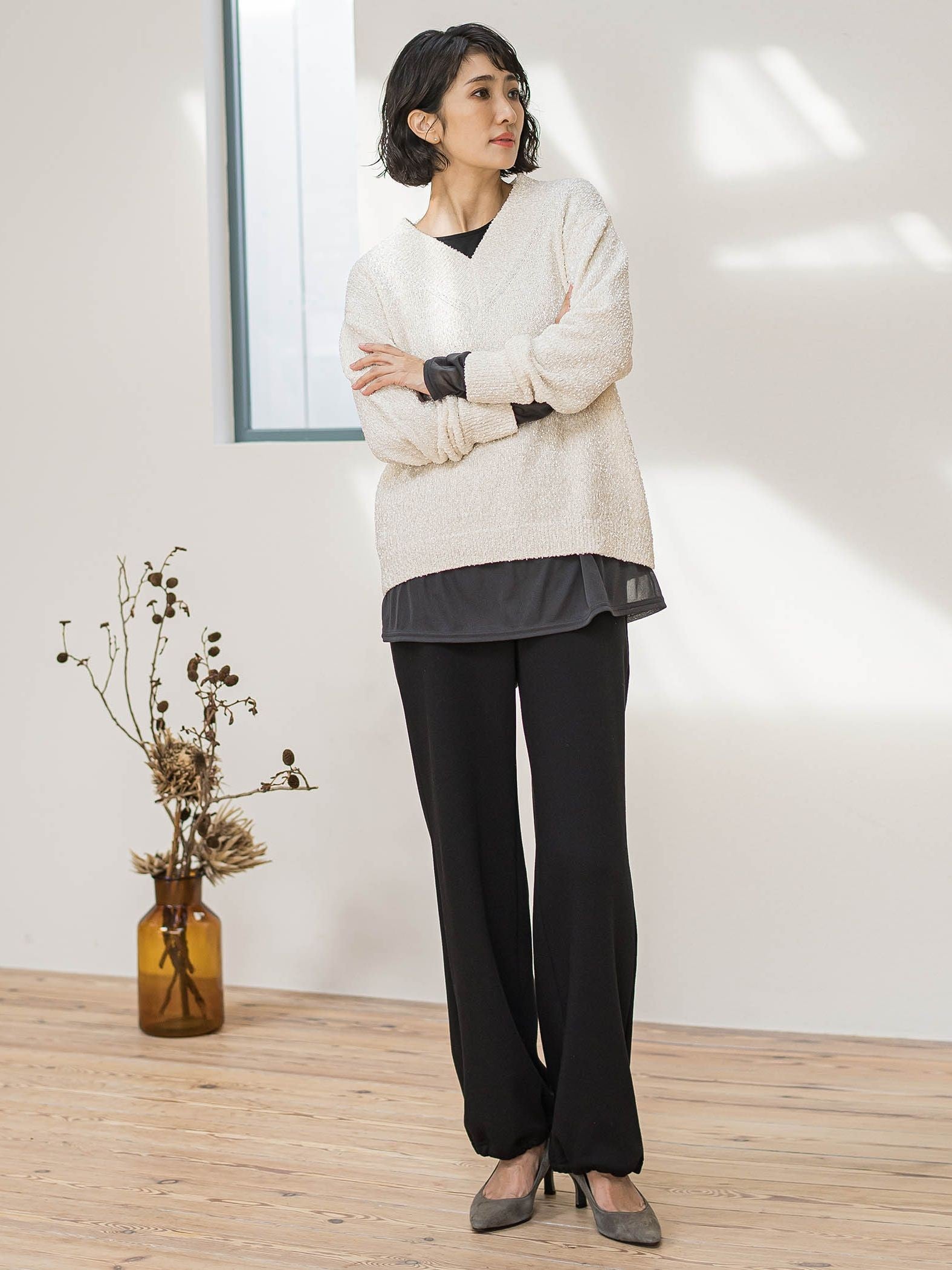 ツヤモールVネックニット