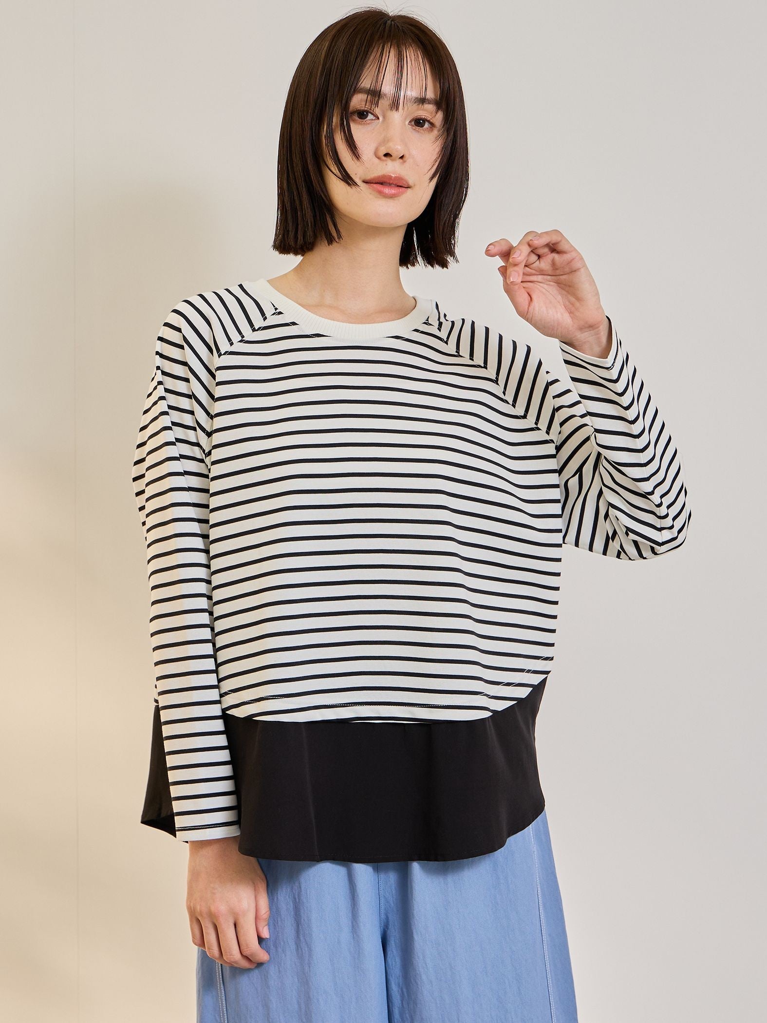 ポンチローマ異素材ラウンドヘムカットソー