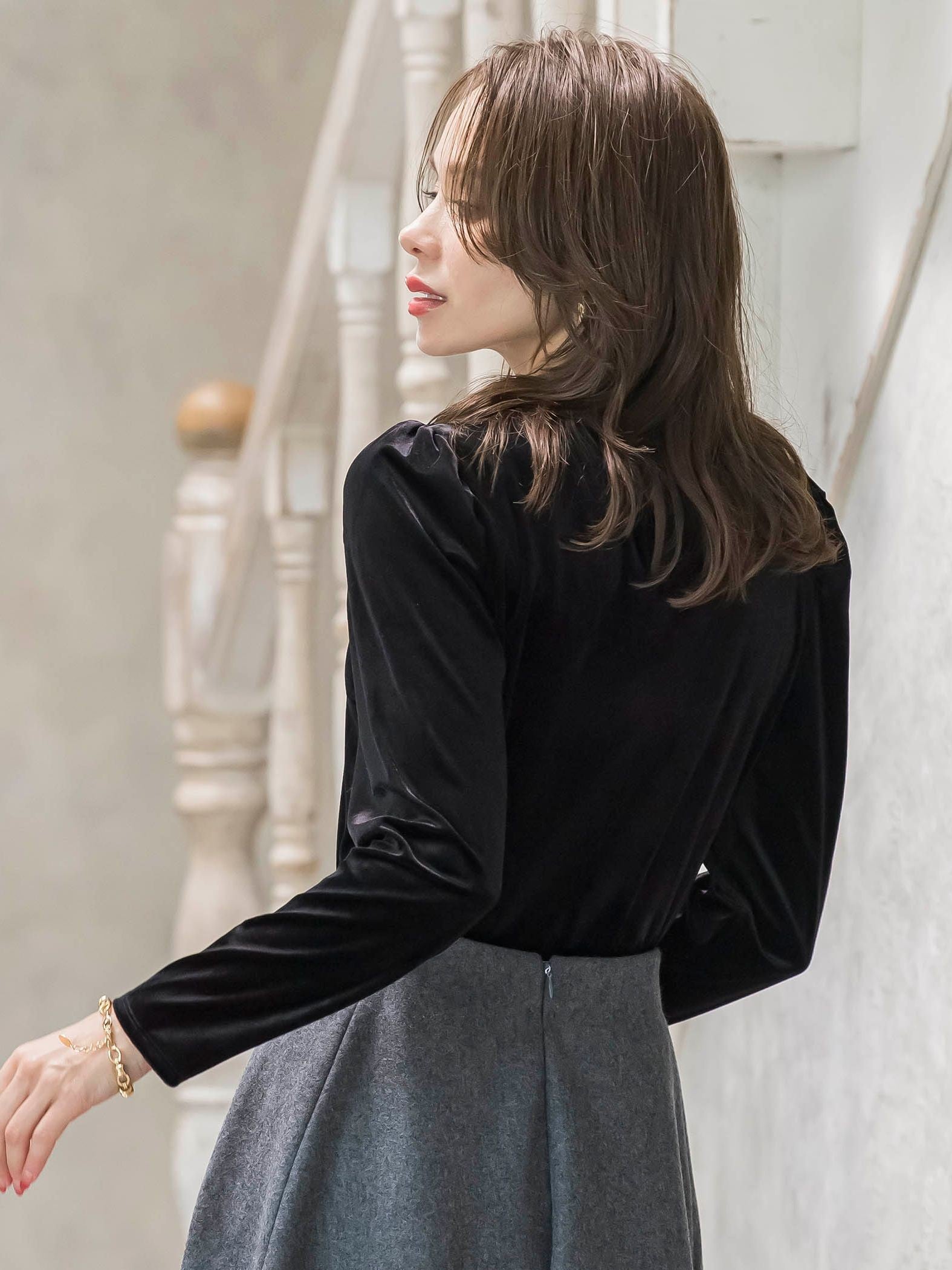 パフ袖ベロアカットソー≪手洗い可能≫