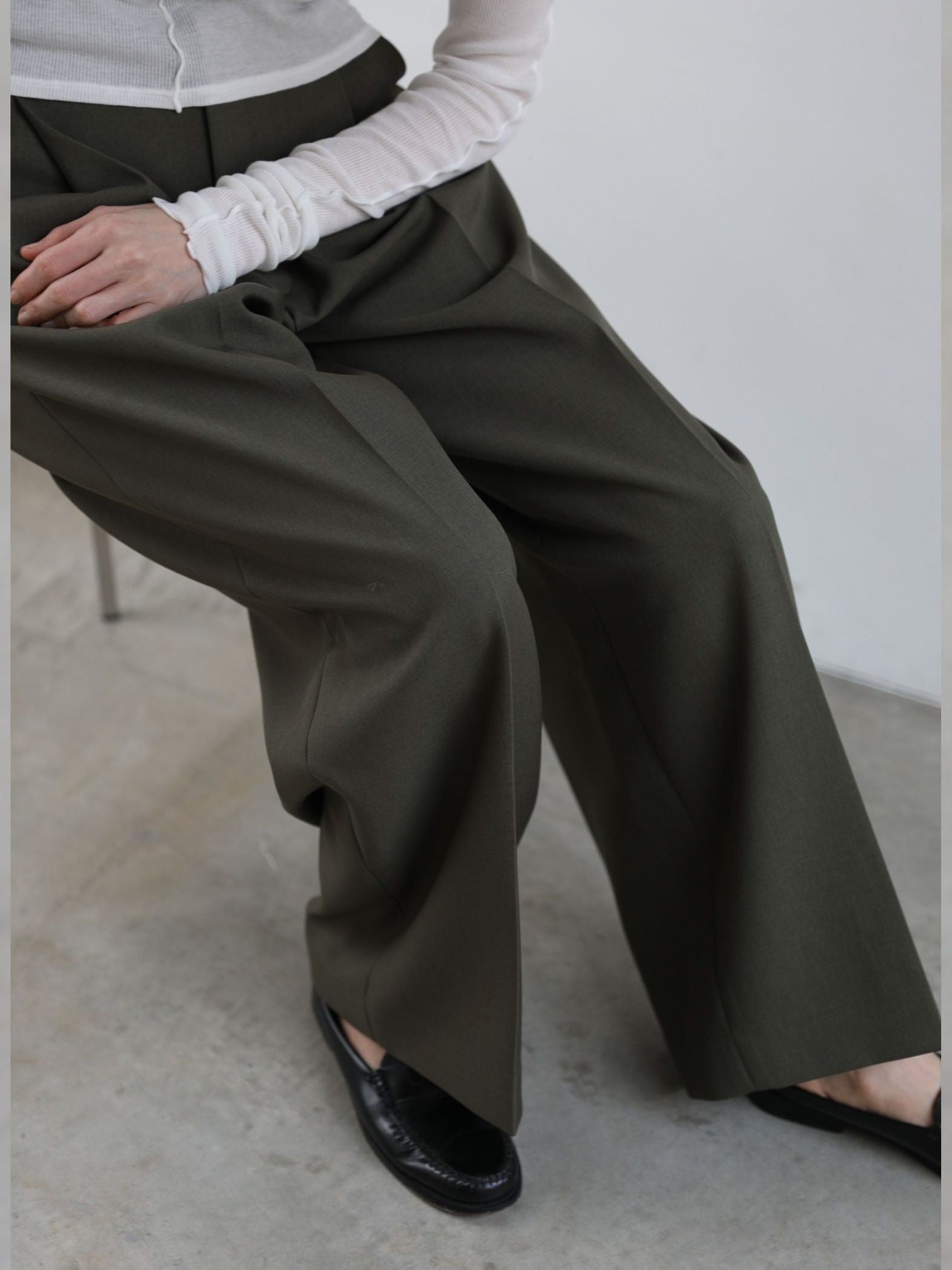 Gabardine tack trousers【日本製】≪手洗い可能≫