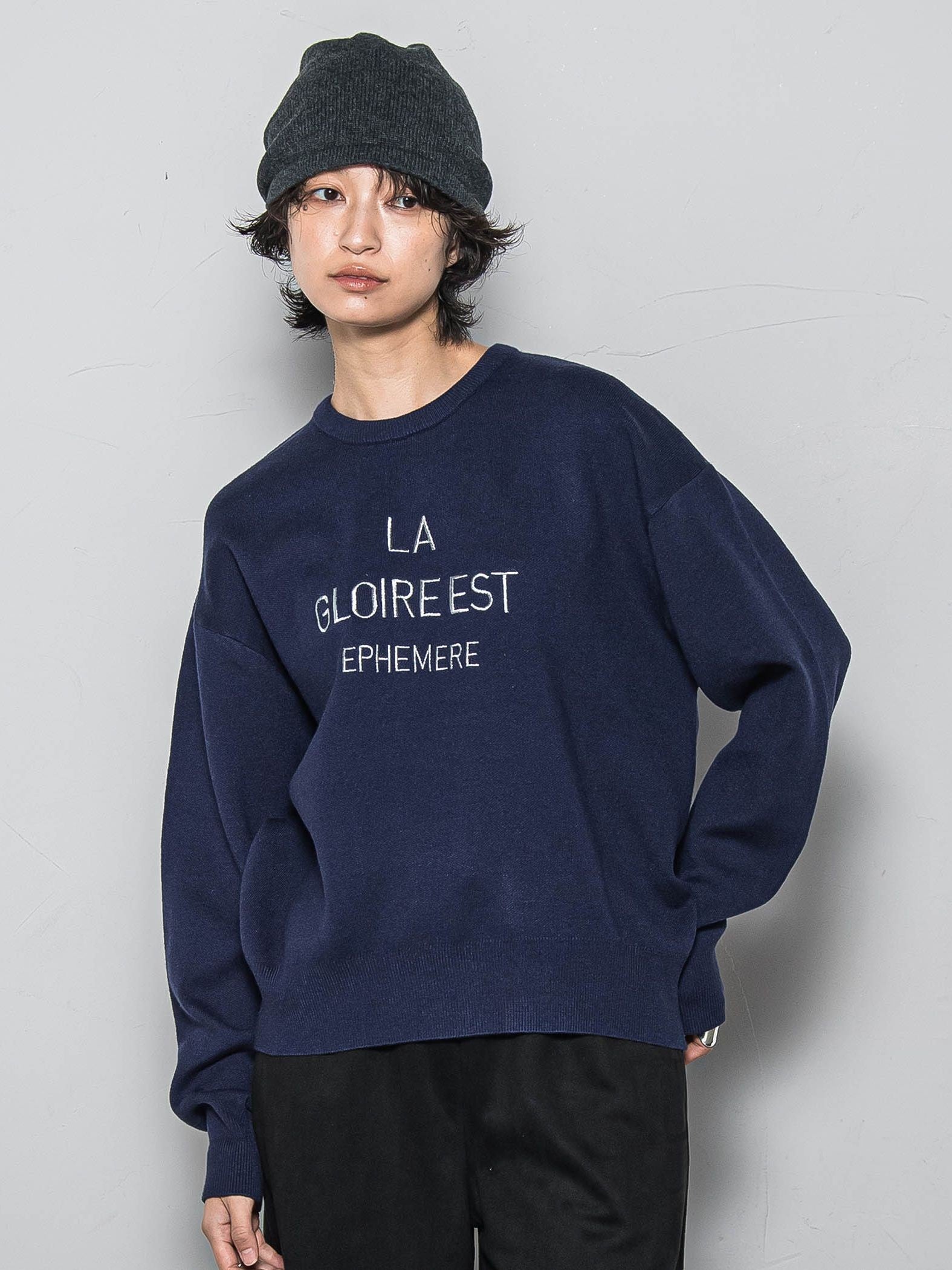 【WEB限定】刺繍ロゴニットプルオーバー≪洗濯機で洗える≫