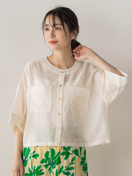 【WEB限定】シアーサテンバンドカラーブラウス