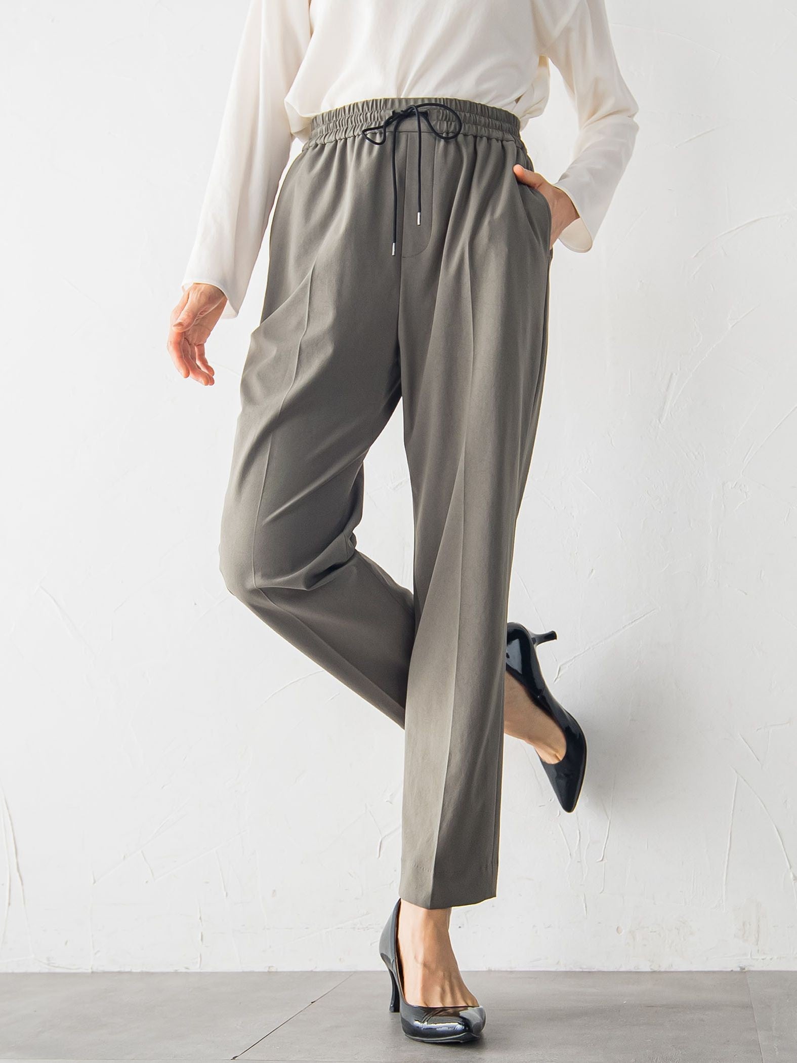 【追加生産】【WEB限定】Active Beautyテーパードパンツ≪13号・15号あり/洗濯機で洗える≫