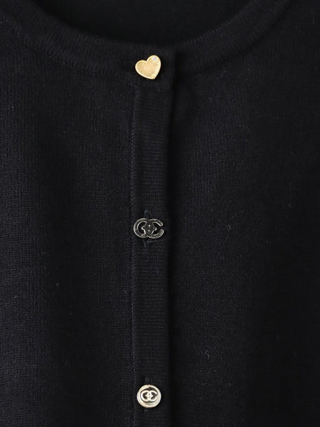 45TH限定≪QCロゴ入り≫マルチ釦ツインニット