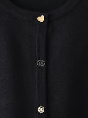 45TH限定≪QCロゴ入り≫マルチ釦ツインニット
