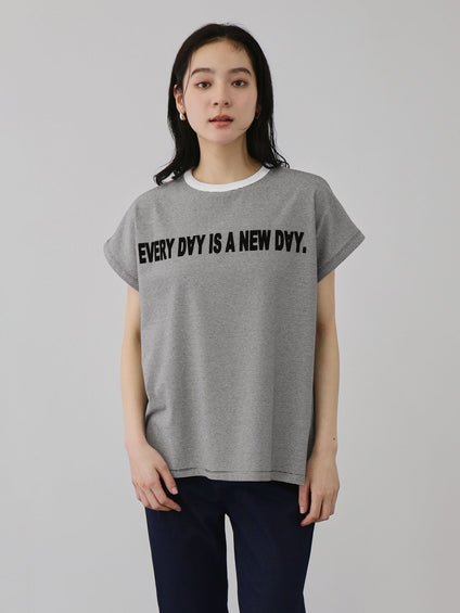 ナローボーダーステートメントTシャツ