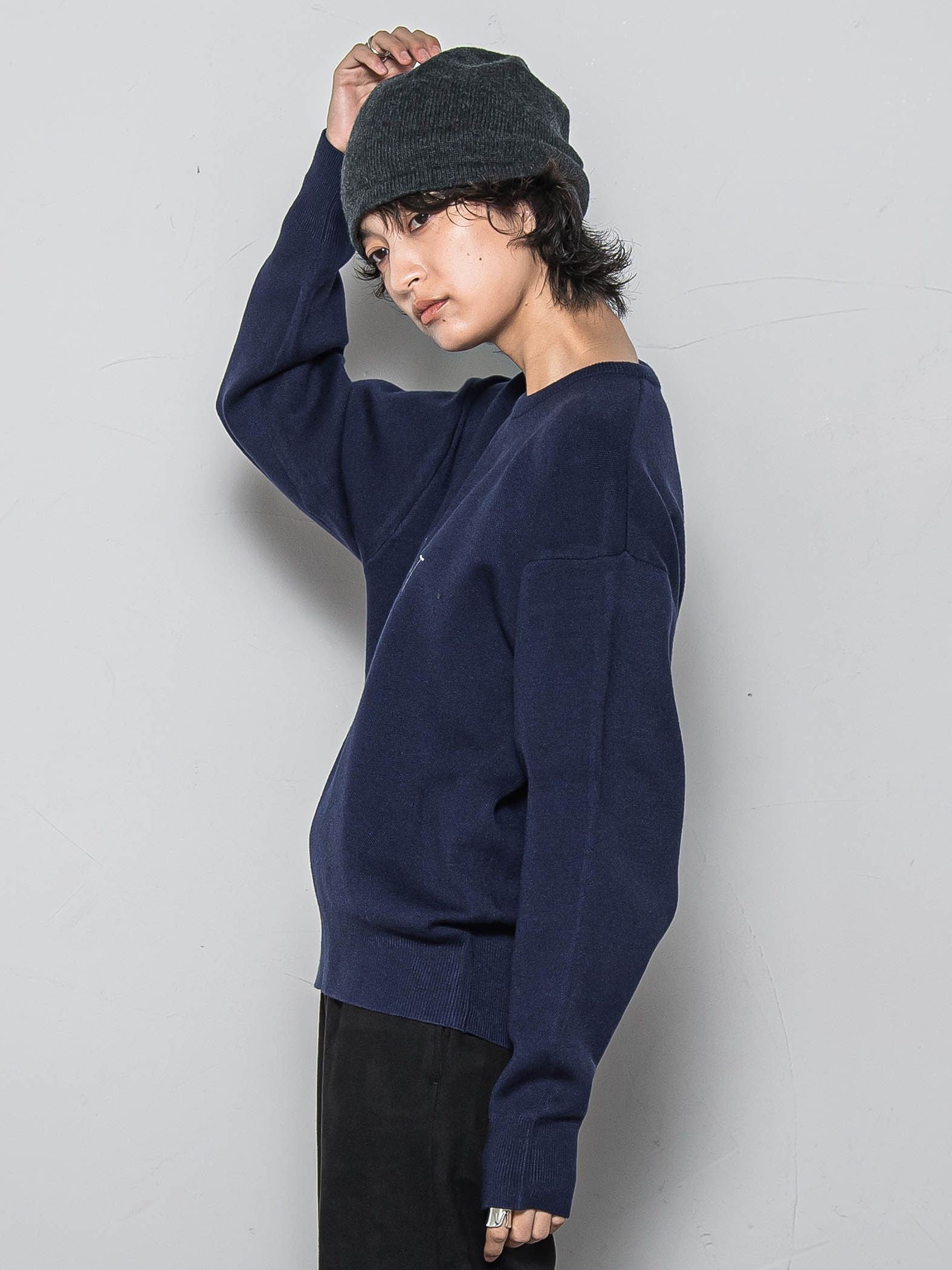 【WEB限定】刺繍ロゴニットプルオーバー≪洗濯機で洗える≫