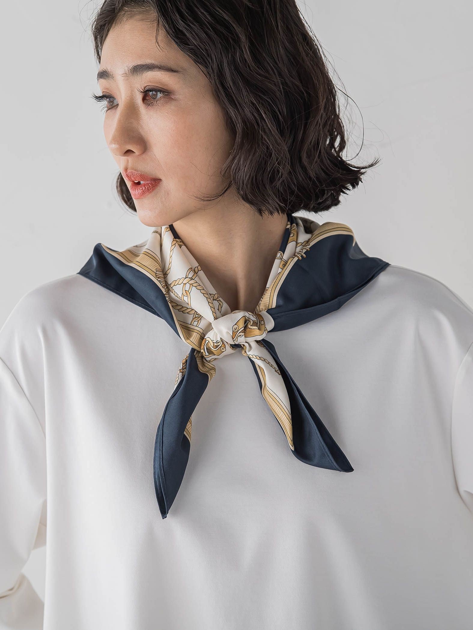 タッセル柄スカーフ