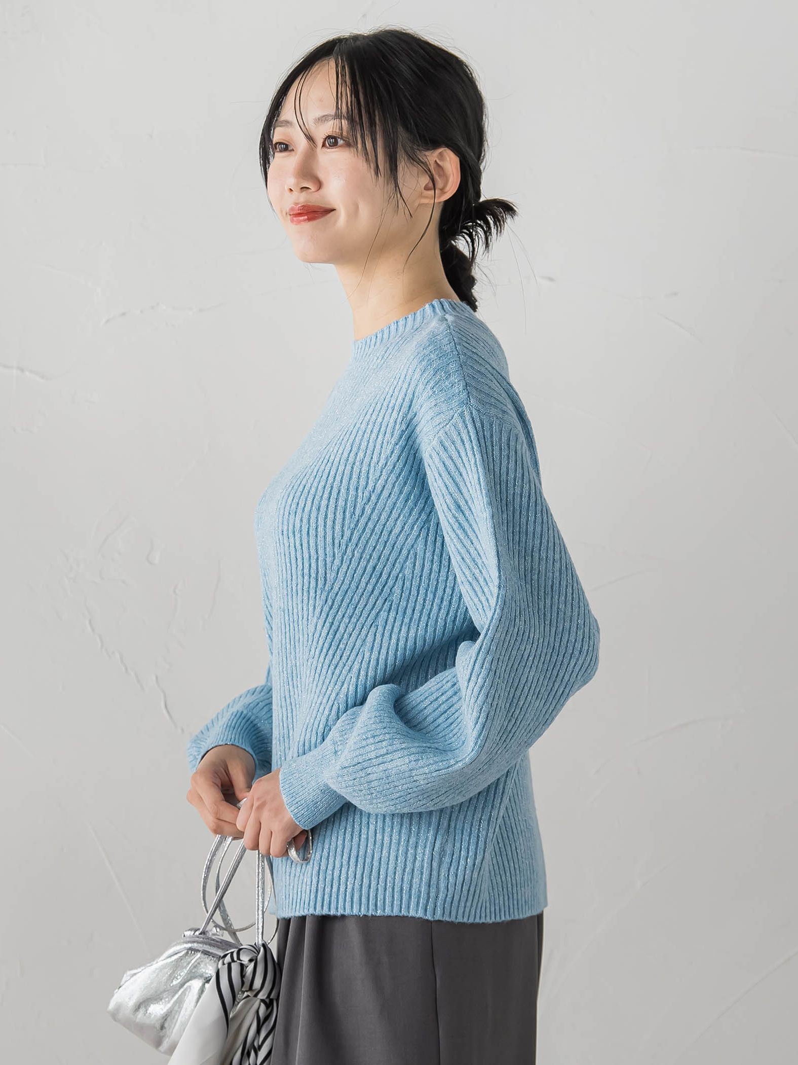 【WEB限定カラーあり】ラメボトルネックプルオーバー≪手洗い可能≫