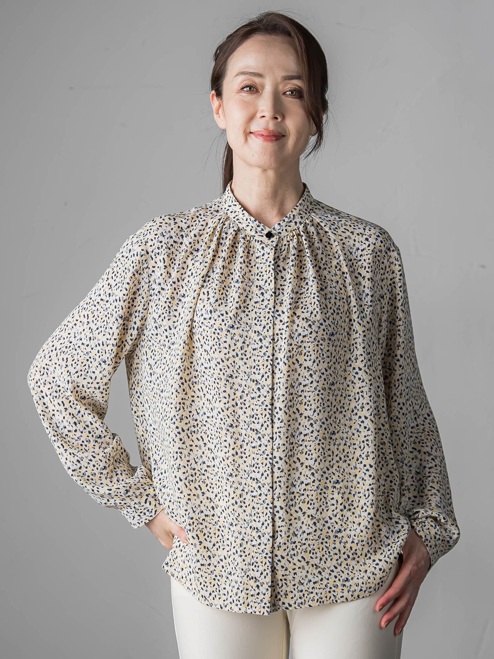 【大きいサイズ】くずしドットブラウス