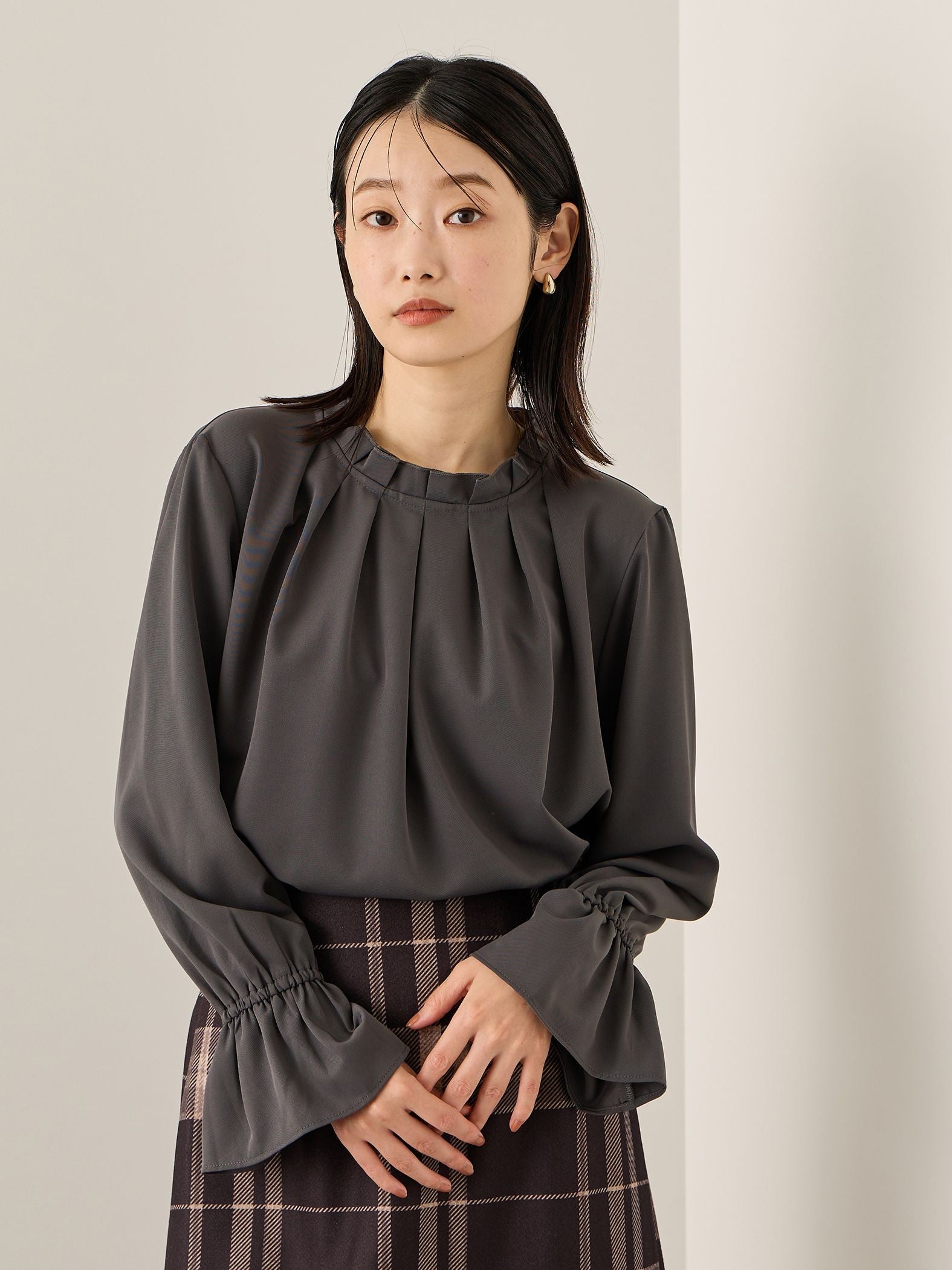 エステールギャバジンハイネックブラウス≪手洗い可能≫