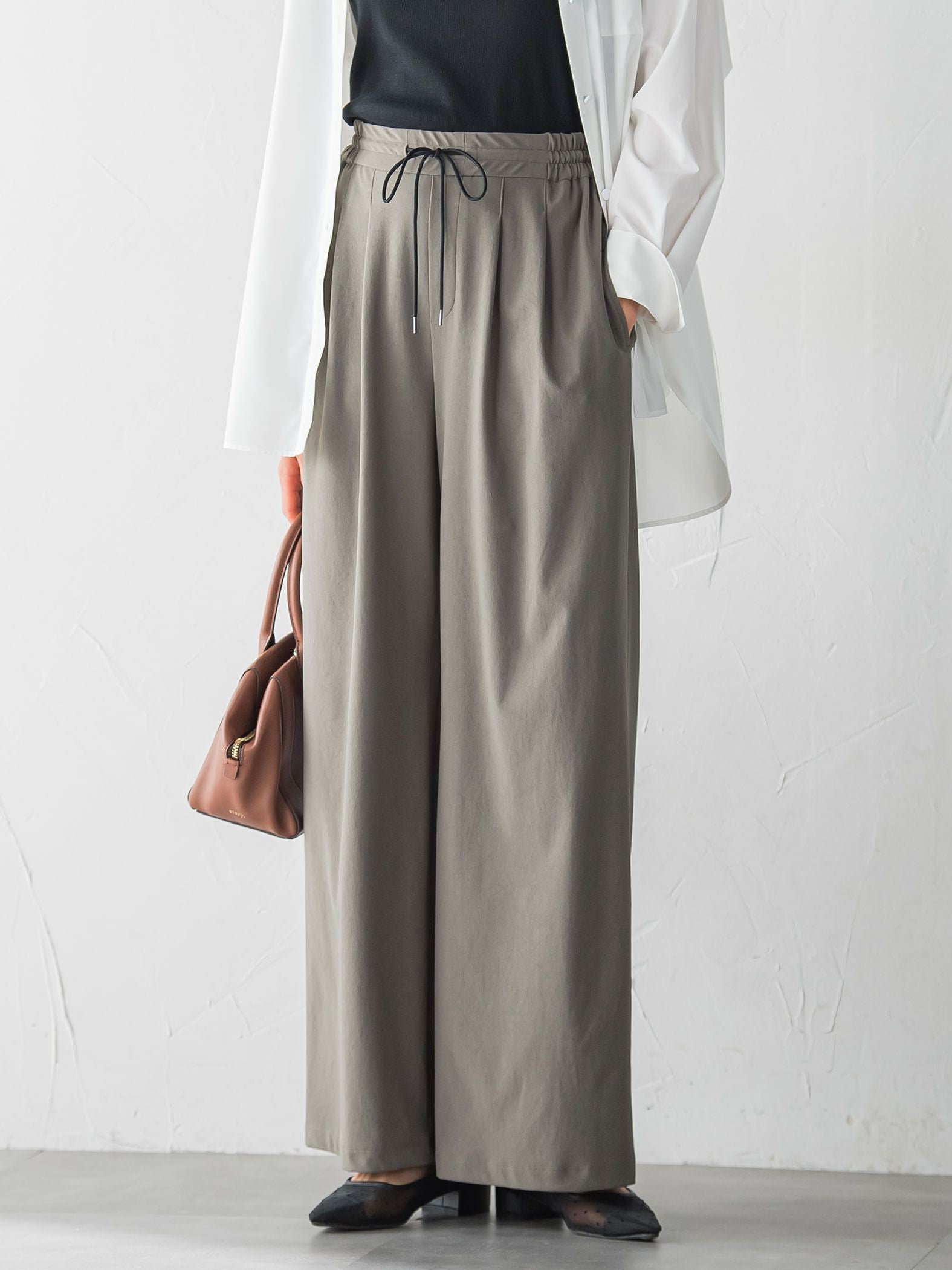 【WEB限定】Active Beautyワイドパンツ≪洗濯機で洗える≫