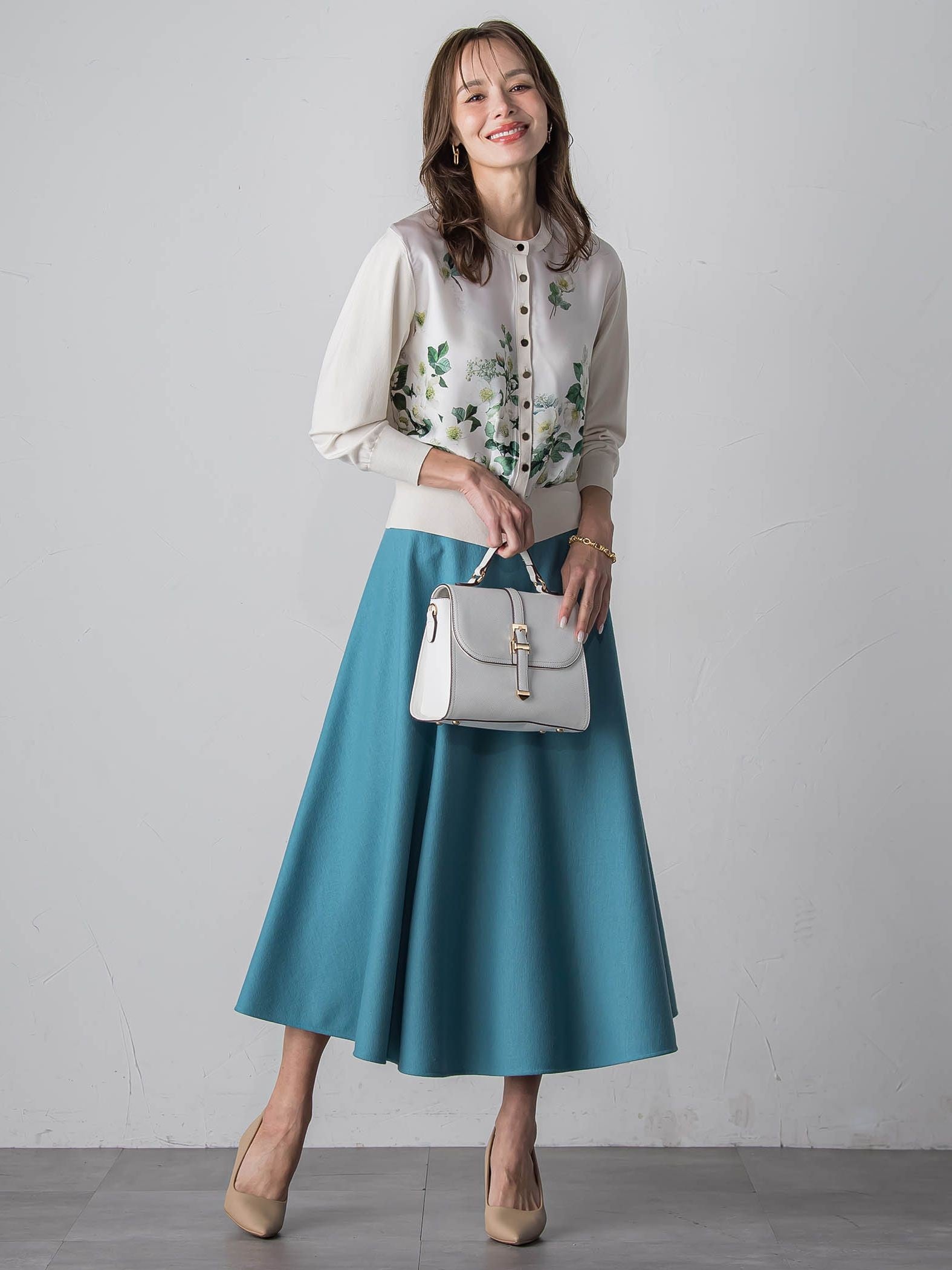 クリスマスローズカーディガン