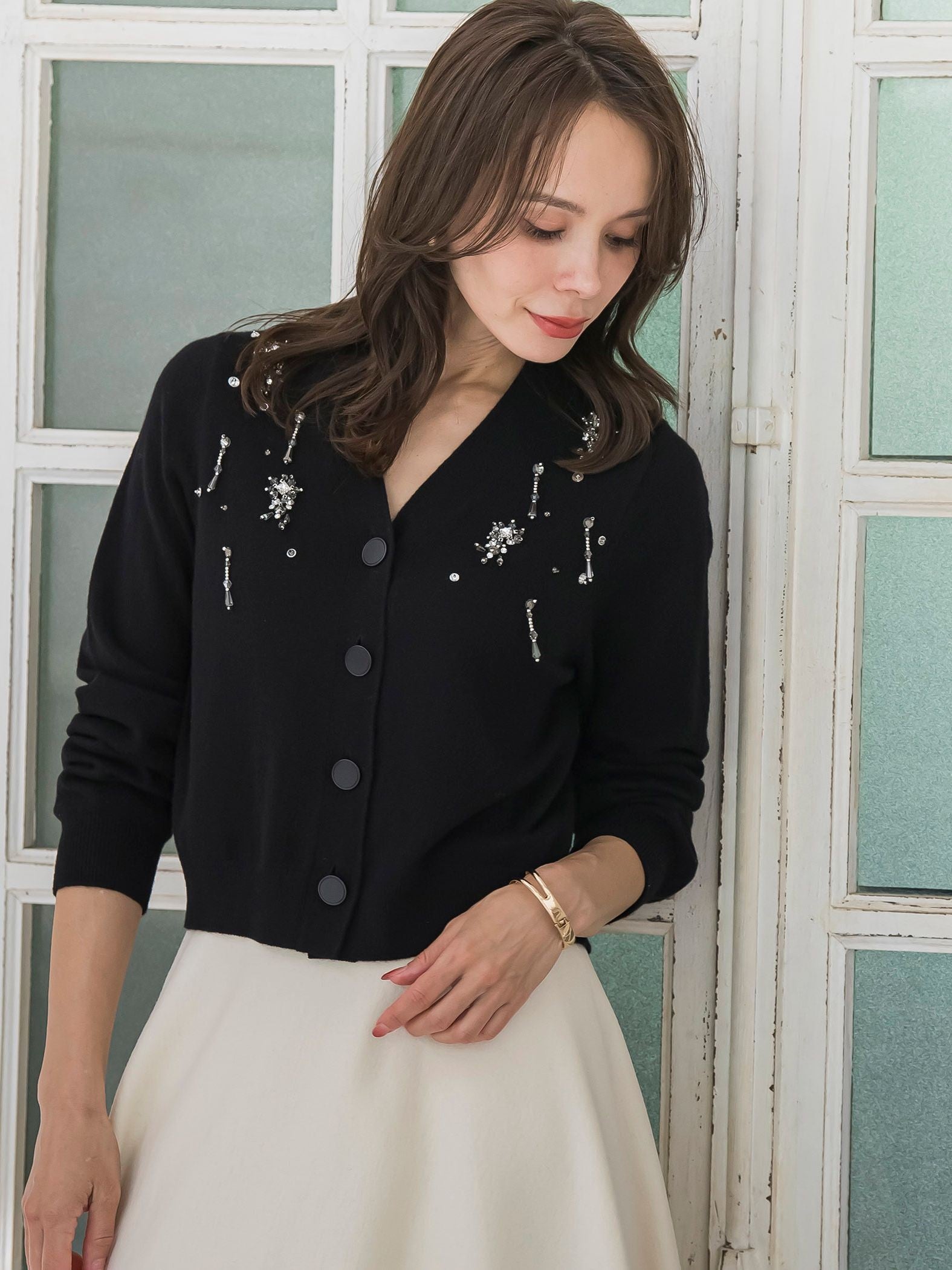 Vネックビジューカーディガン≪手洗い可能≫