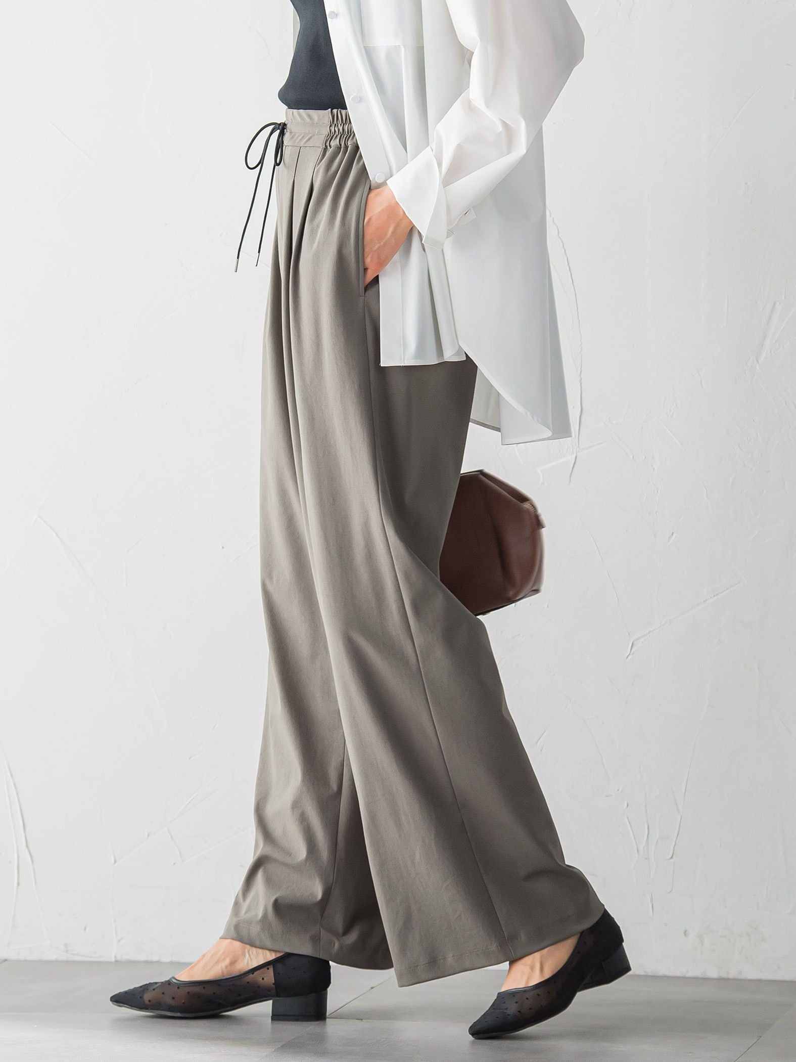 【WEB限定】Active Beautyワイドパンツ≪洗濯機で洗える≫