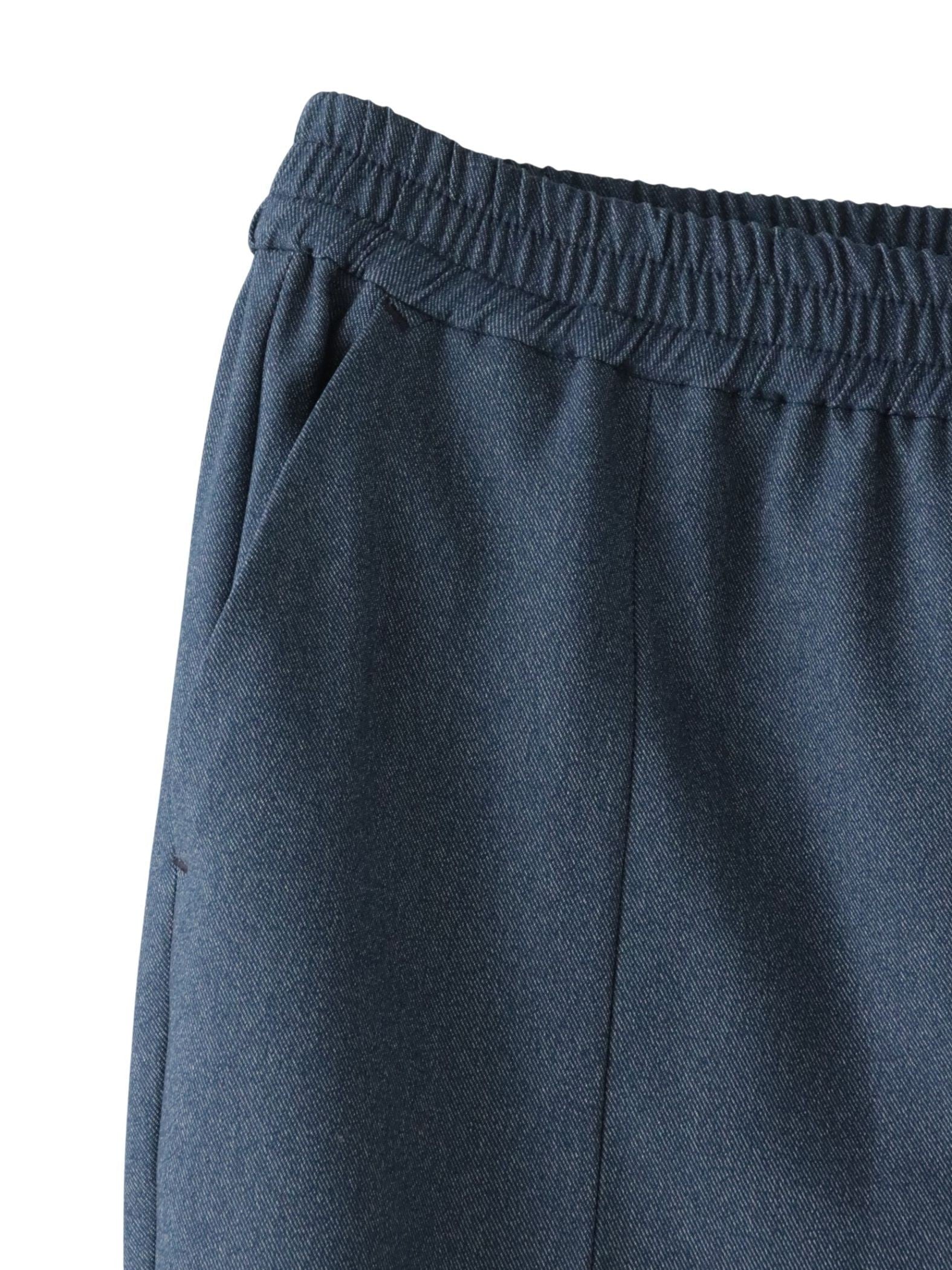 【WEB限定】“まるでデニム見え”裾スリットテーパードパンツ