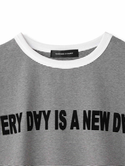 ナローボーダーステートメントTシャツ
