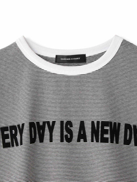 ナローボーダーステートメントTシャツ
