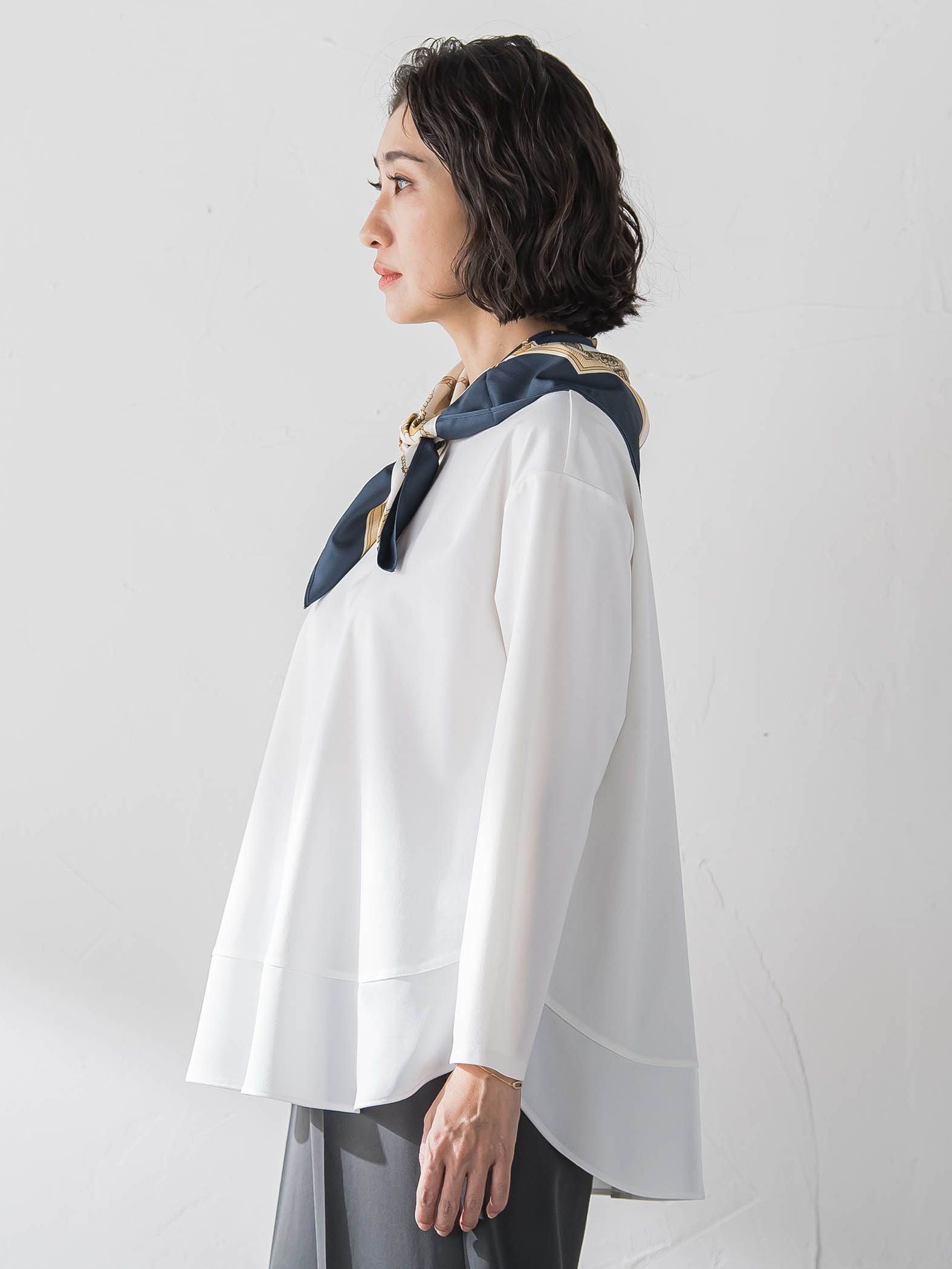 タッセル柄スカーフ