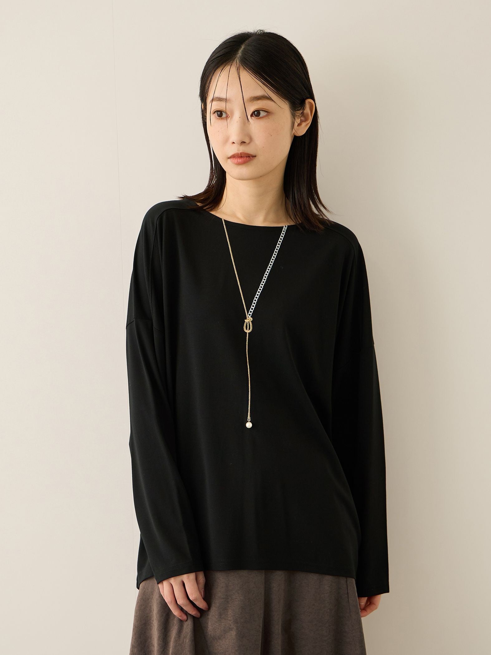 ネックレス風アクセントプルオーバー≪手洗い可能≫