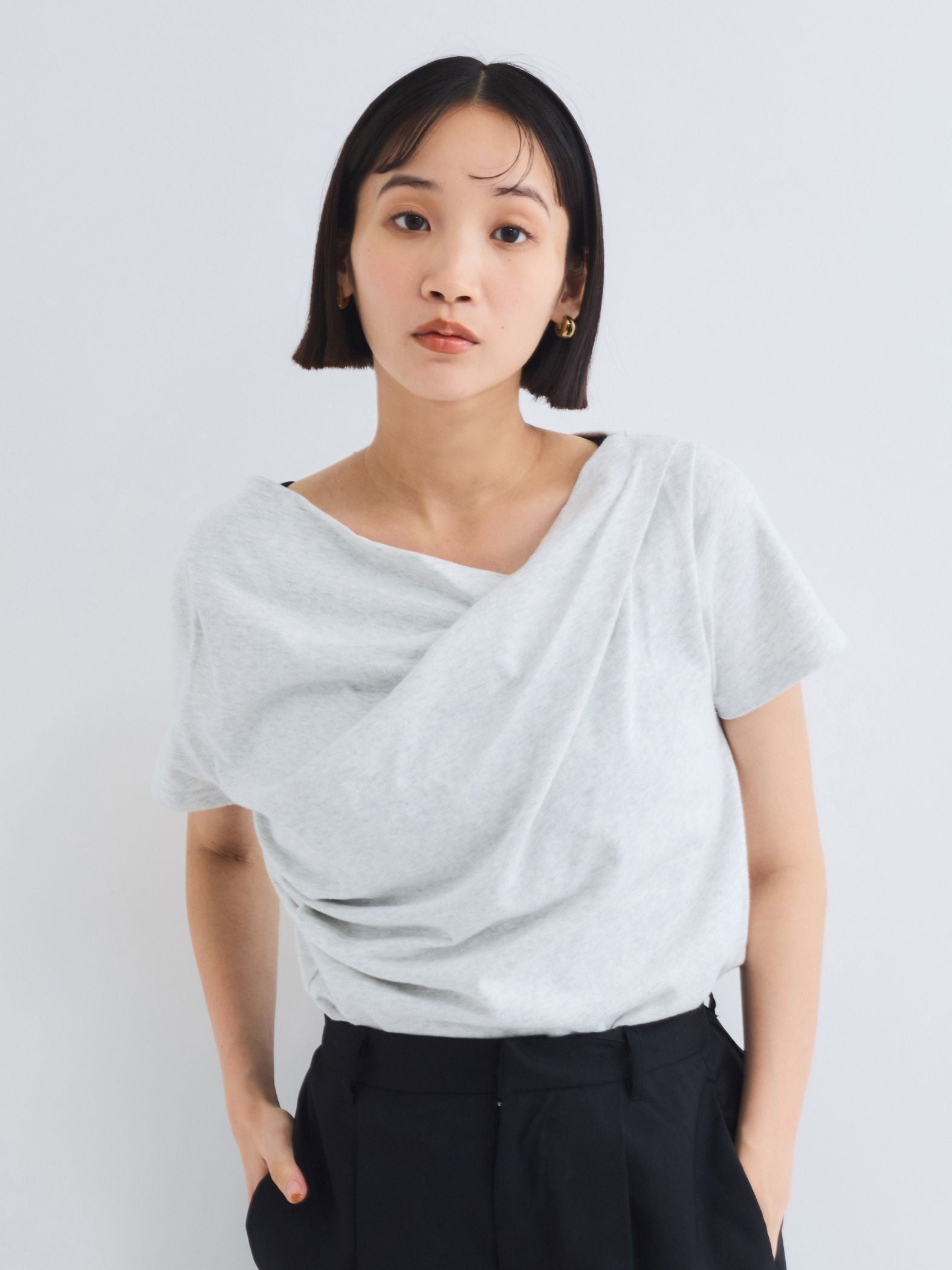 アシンメトリードレープカットソー≪手洗い可能≫