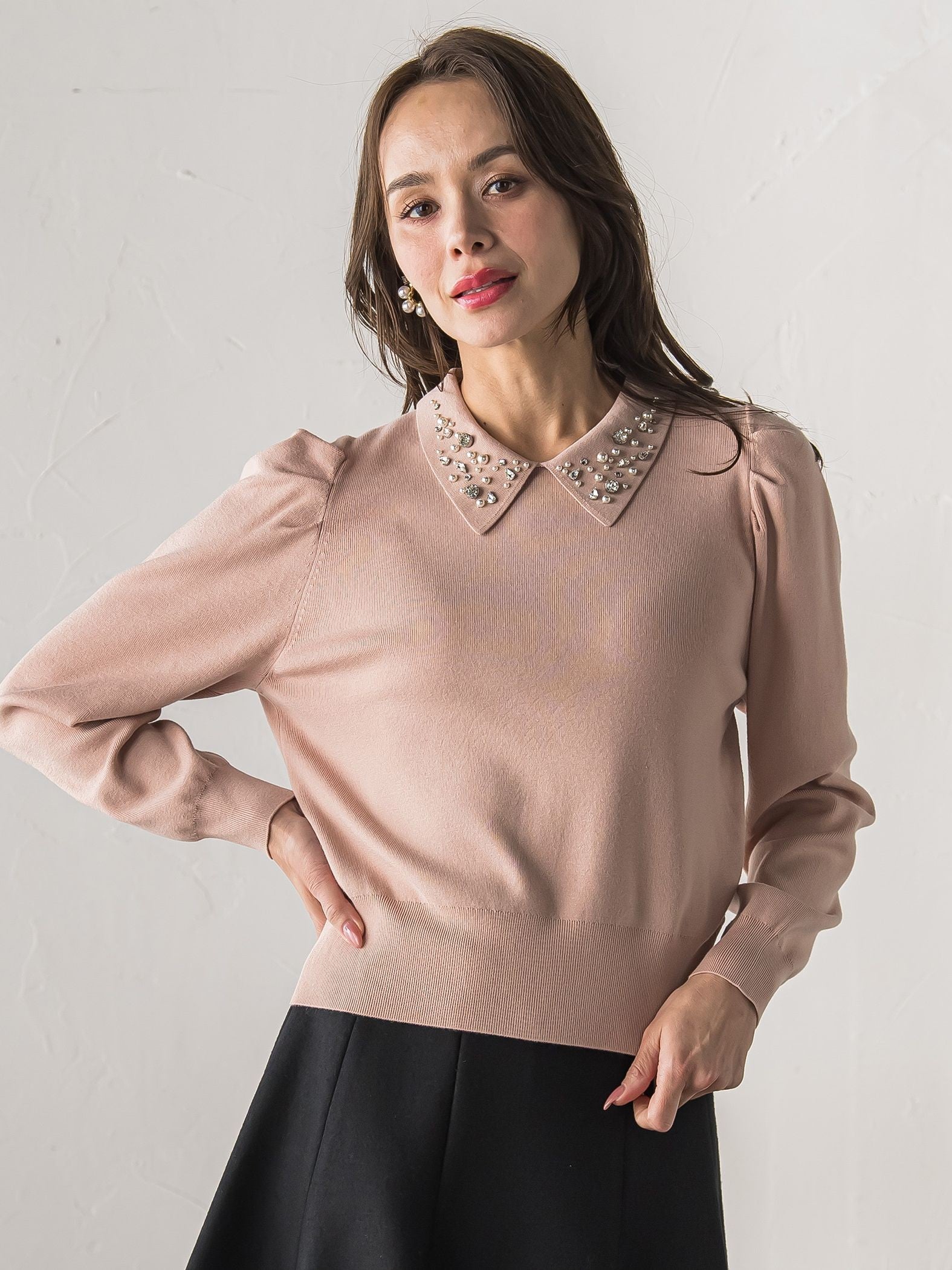 【新色追加】襟ビジューニット