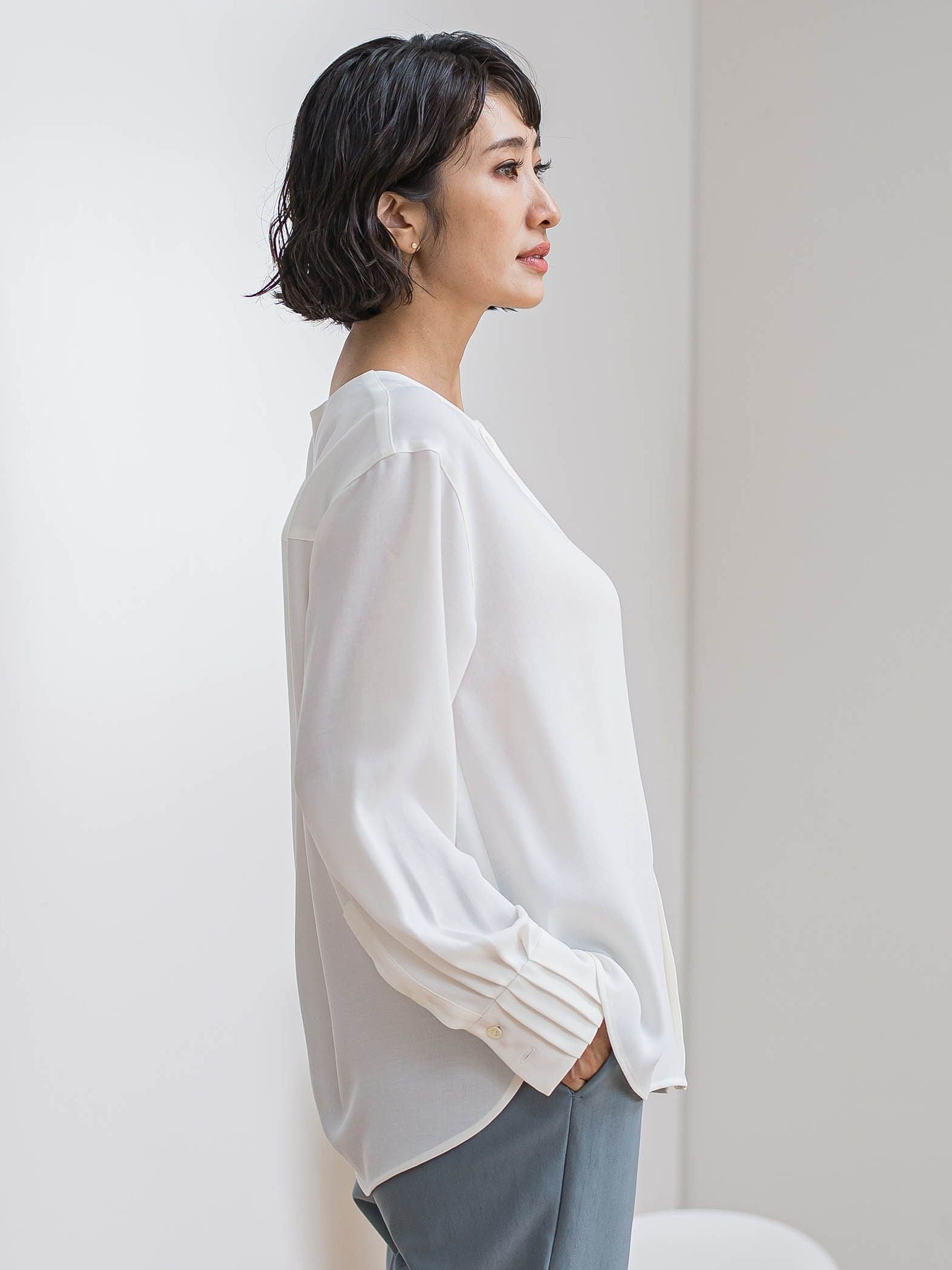 メランジツイルノーカラーブラウス