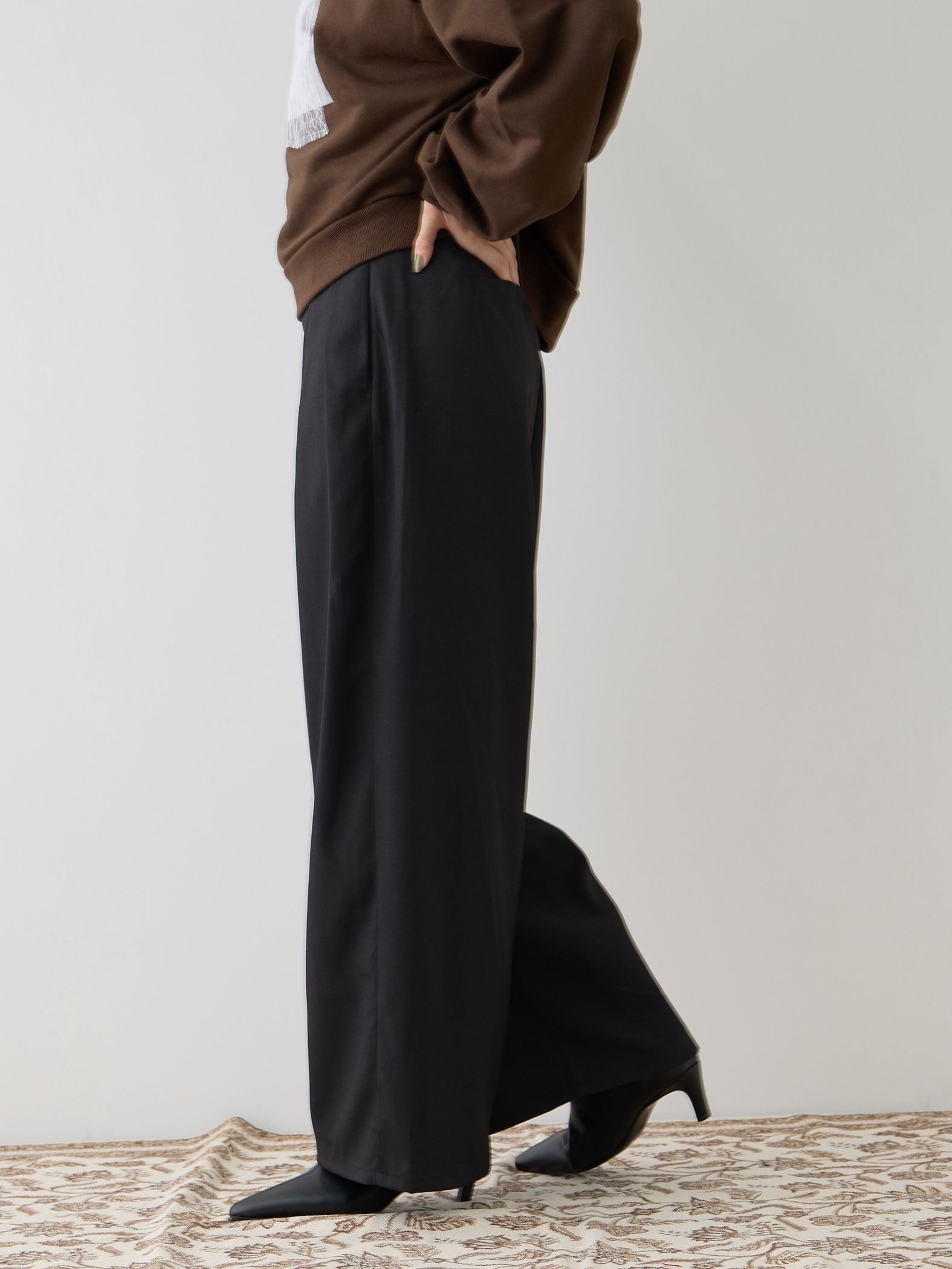 エステルツイルタックパンツ