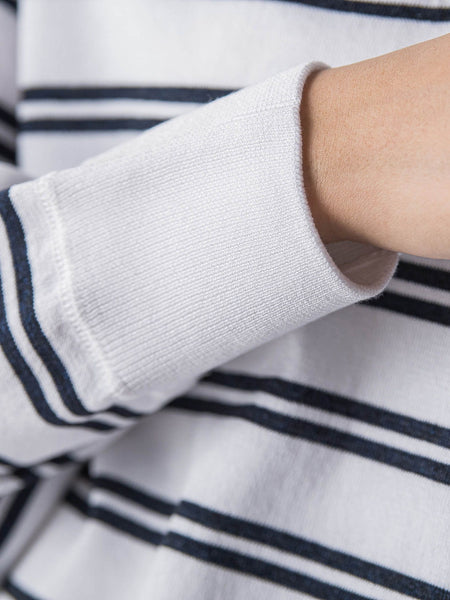 LEVITA Vネックドルマンニットプルオーバー