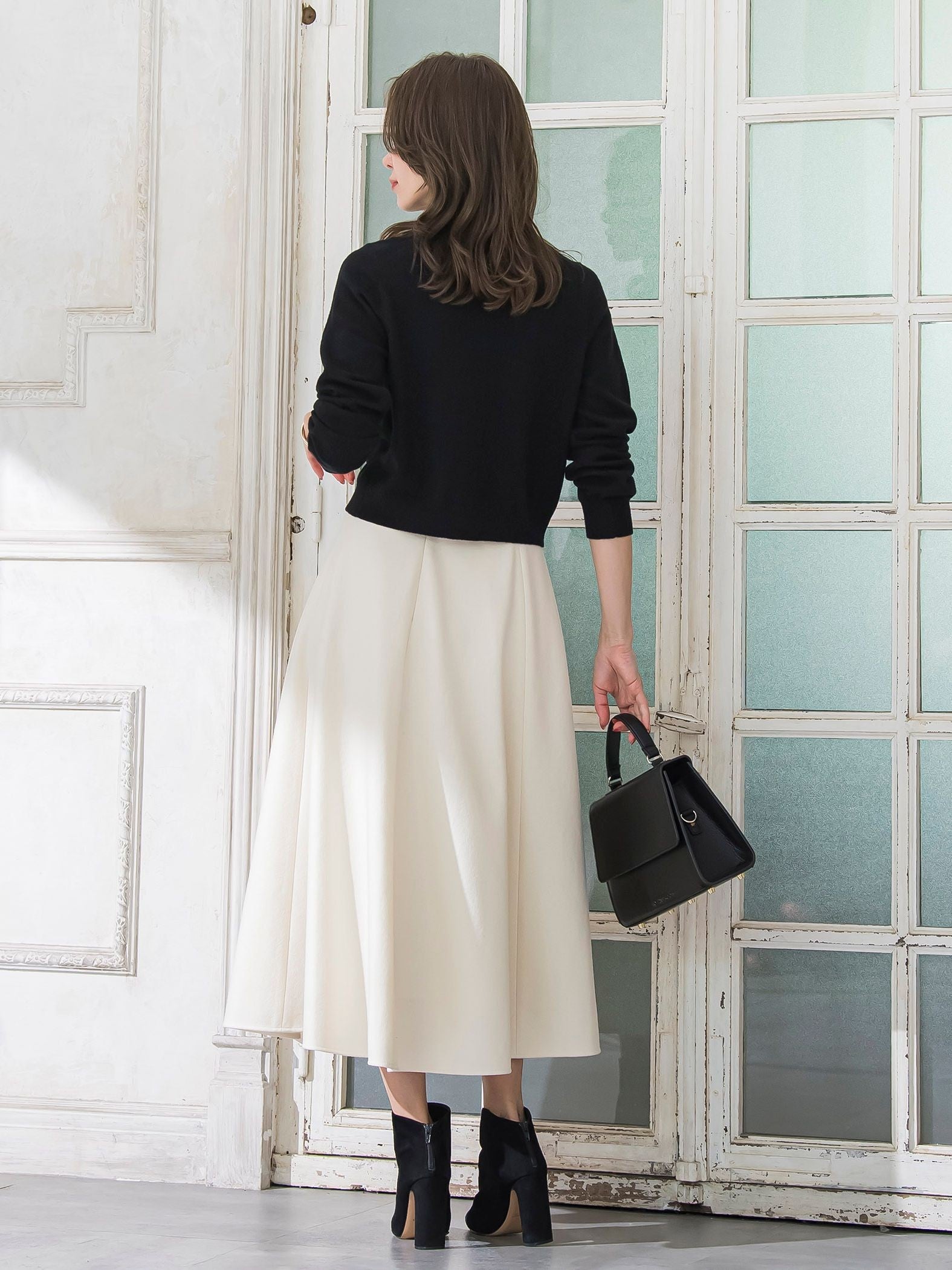 Vネックビジューカーディガン≪手洗い可能≫