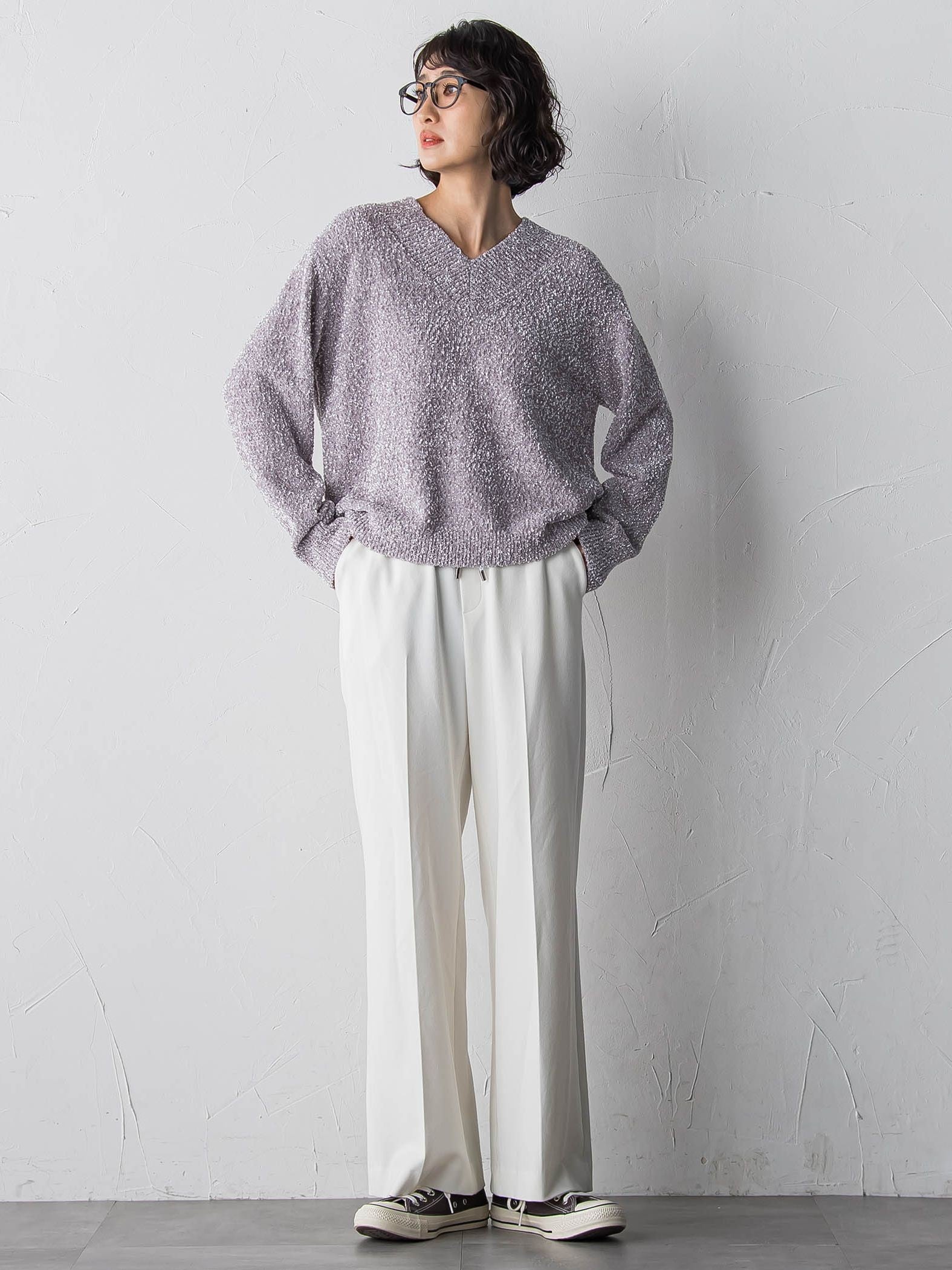 ツヤモールVネックニット