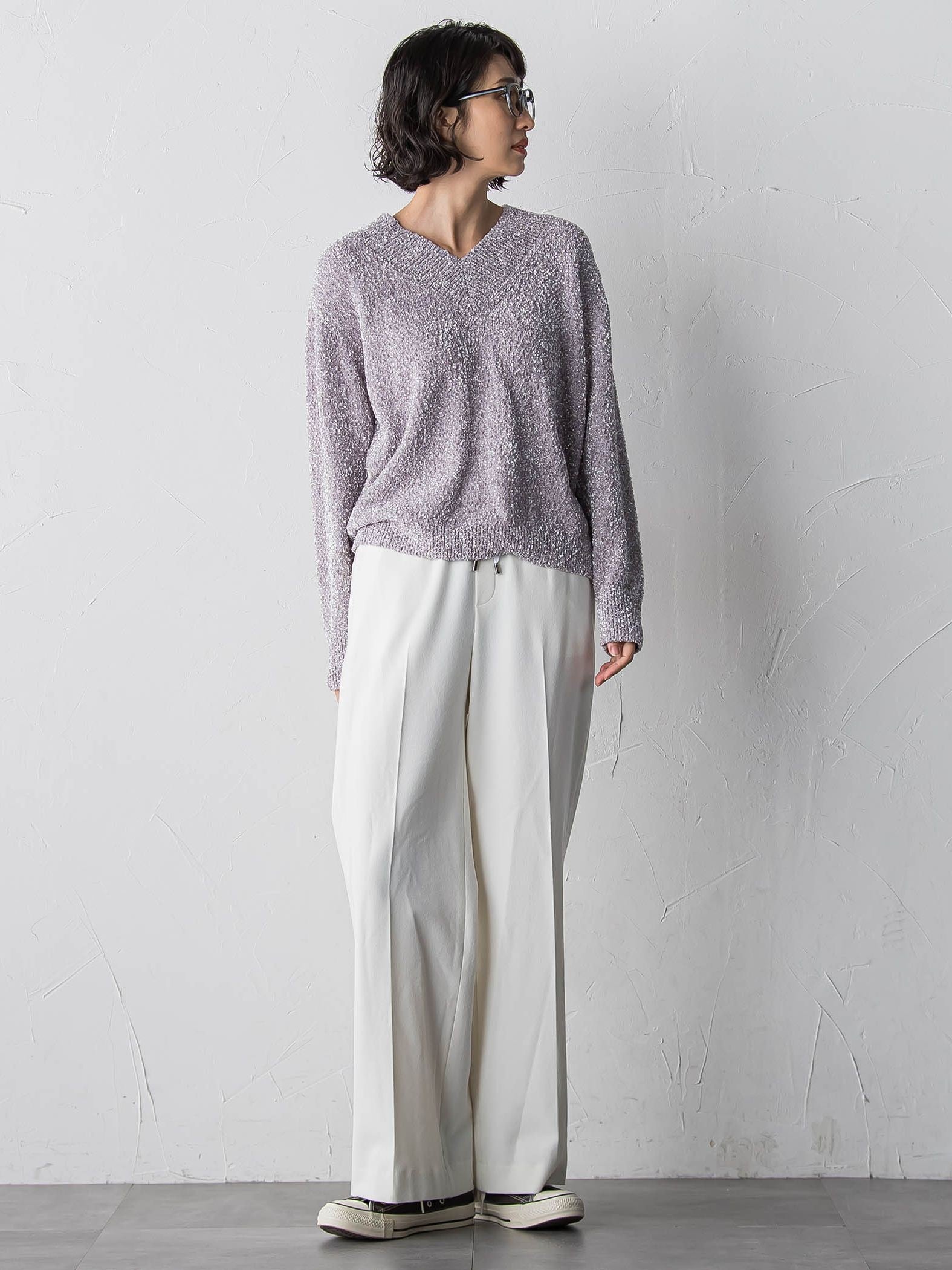 ツヤモールVネックニット