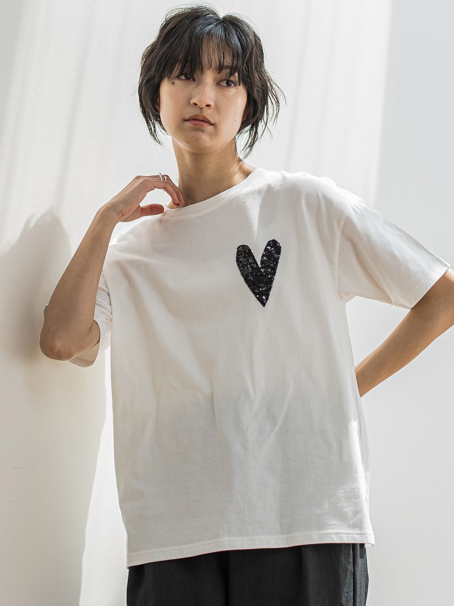 スパンコールハート刺繍Tシャツ≪洗濯機で洗える≫